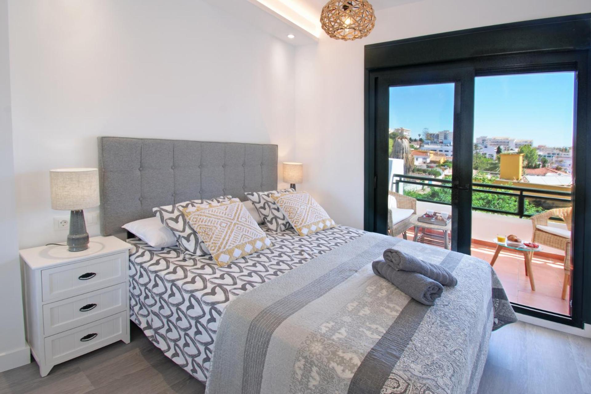 Appartement Isla De 2, 80m From The Sea, Amazing View,ac, Bbq,private Parking