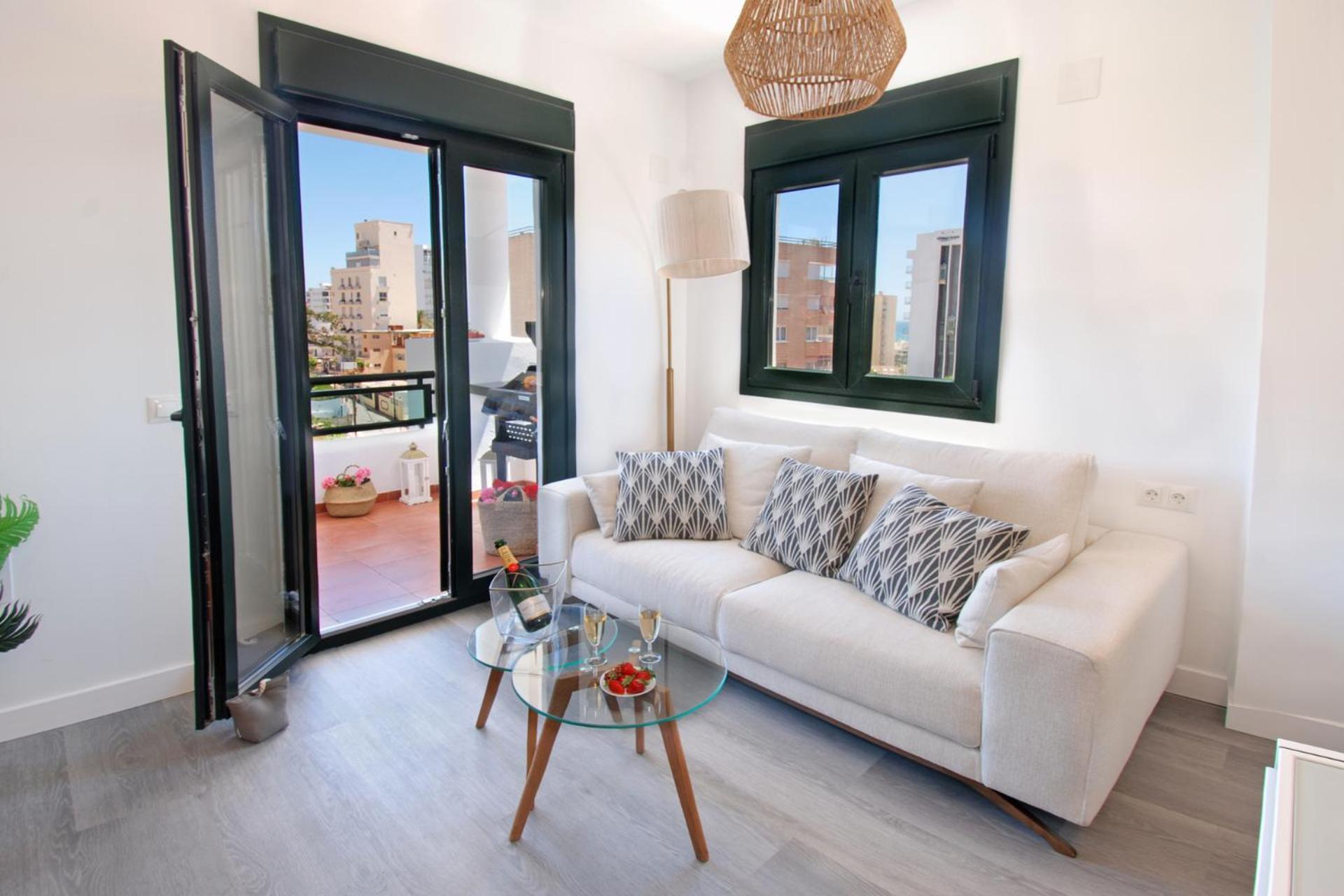 Isla De 2, 80m From The Sea, Amazing View,ac, Bbq,private Parking * Benalmádena