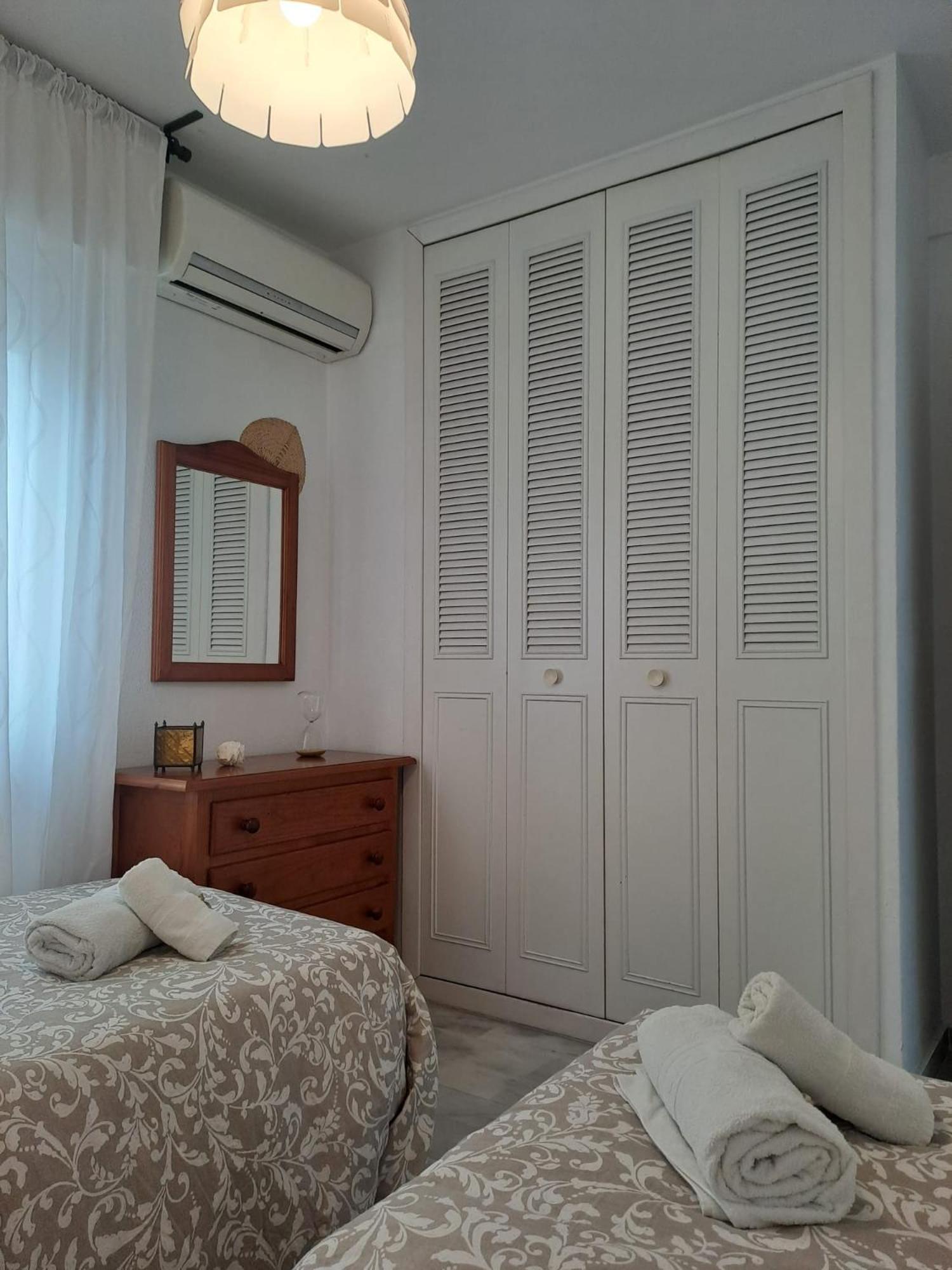 Vistas Costa,2 Hab ,piscinas , Garaje Apartamento