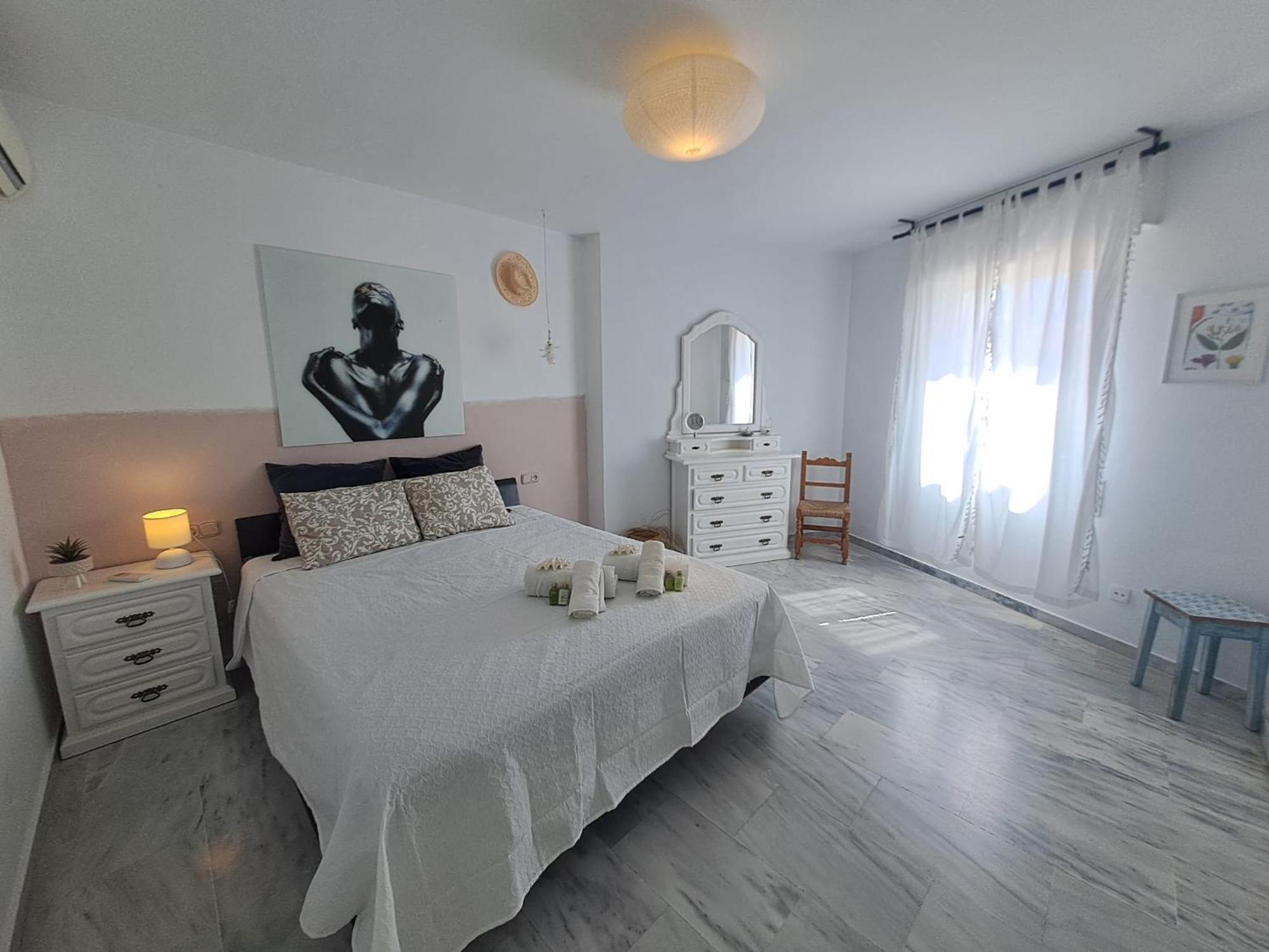 Apartamento Vistas Costa,2 Hab ,piscinas , Garaje *