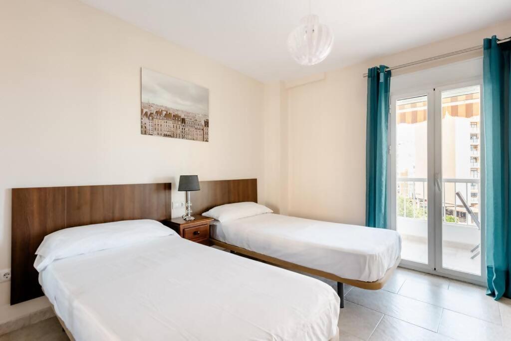Appartement Amplio Con Vistas Al Mar Y Piscina En Benalmádena