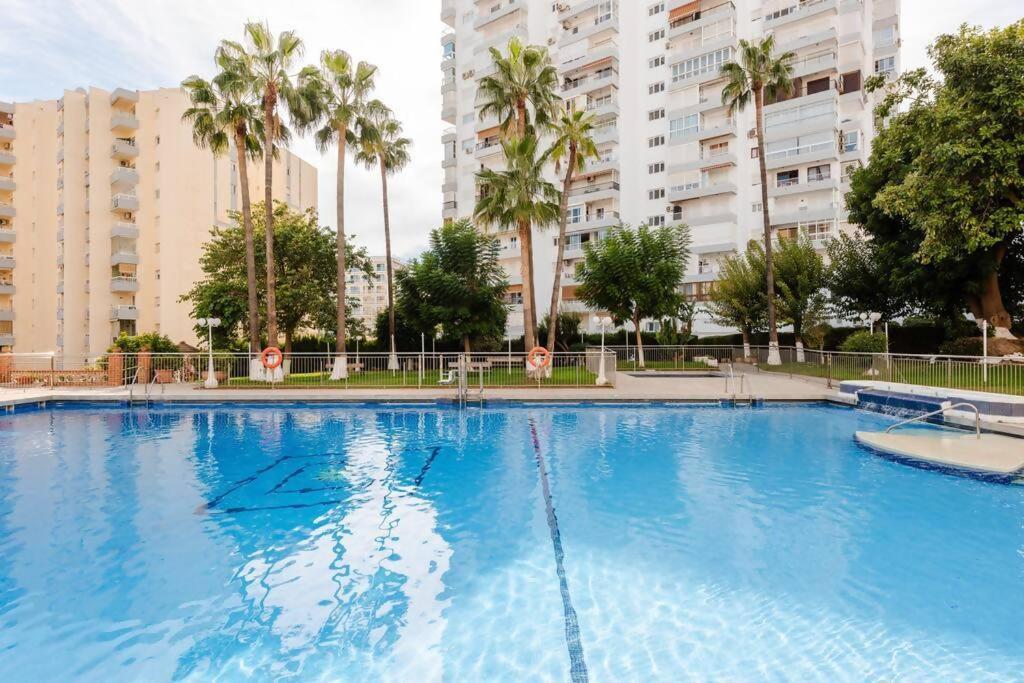 Amplio Con Vistas Al Mar Y Piscina En Apartment Benalmadena