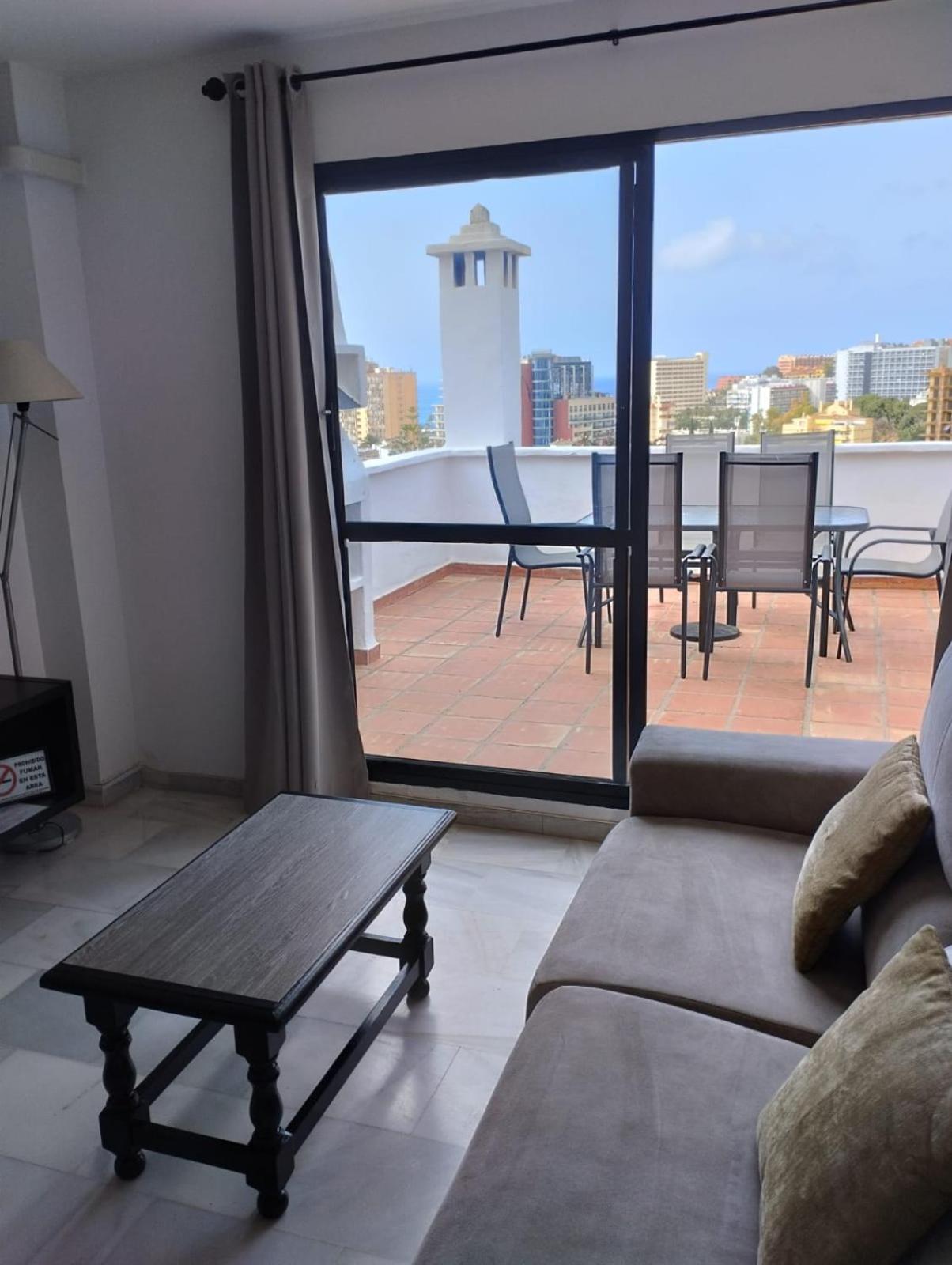 Aparthotel Pueblo Evita Hill 3*