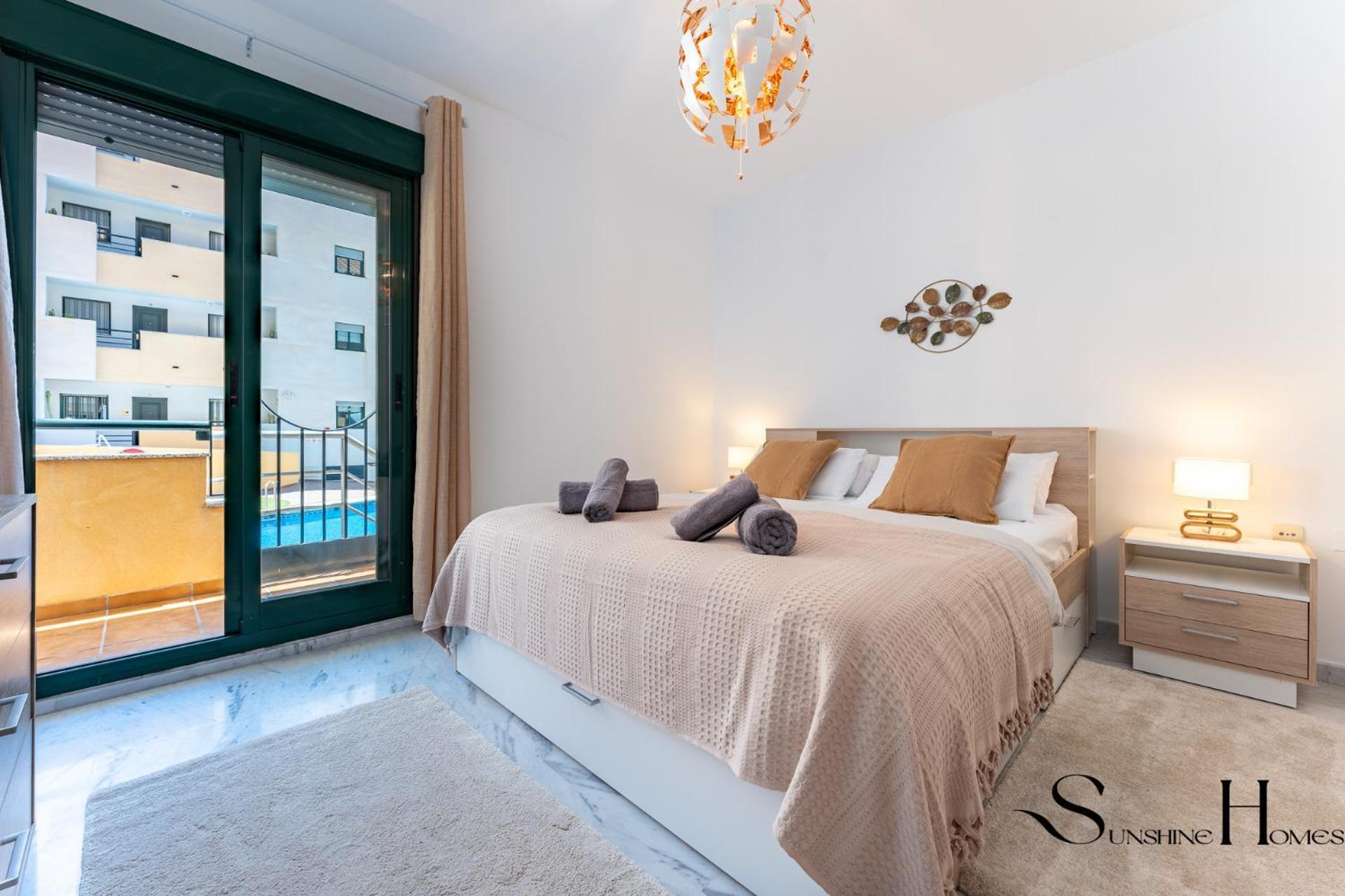 Appartement Elegant 2 Bed 2 Bath Apartment, Pool, Views, Parking *