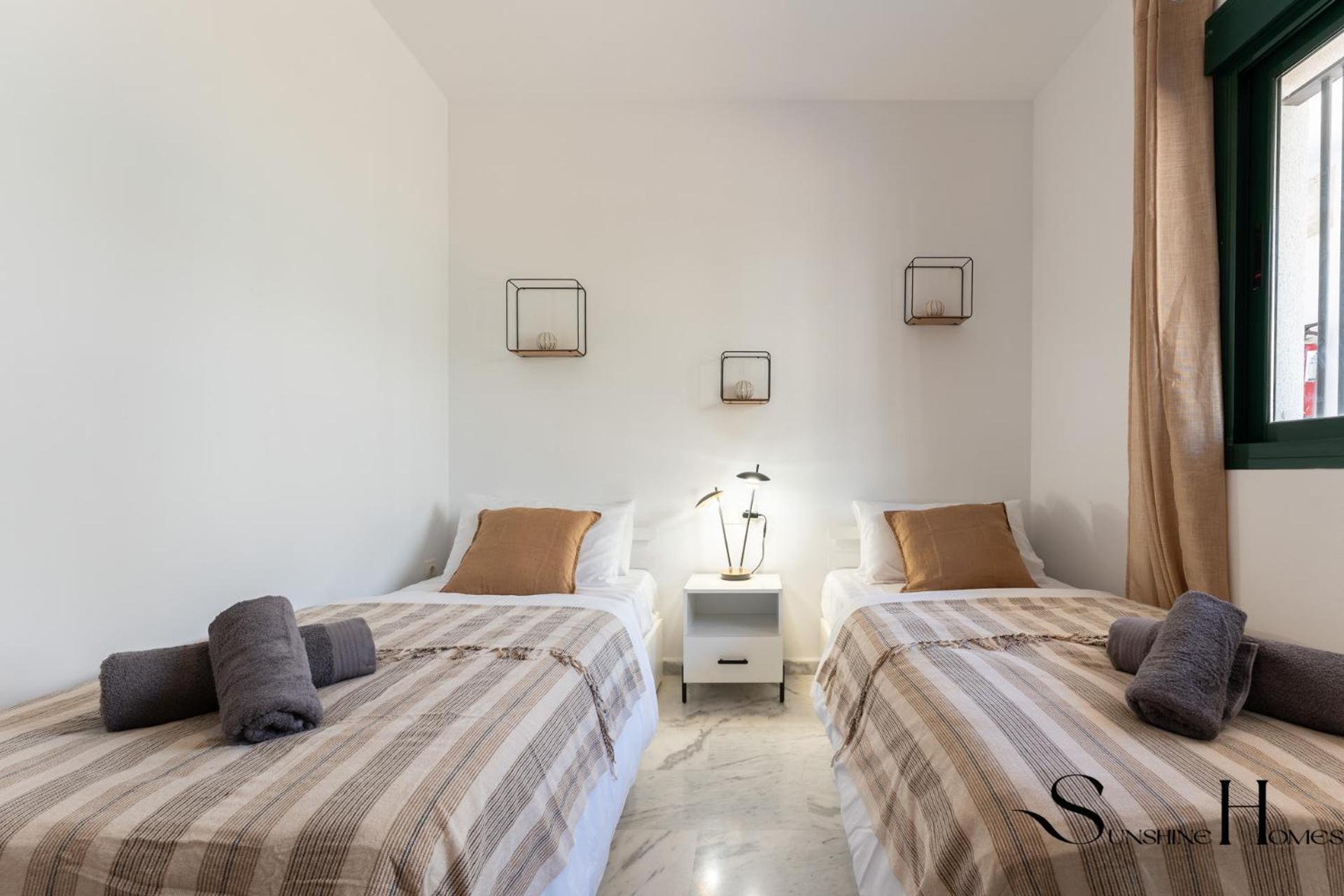 Appartement Elegant 2 Bed 2 Bath Apartment, Pool, Views, Parking *