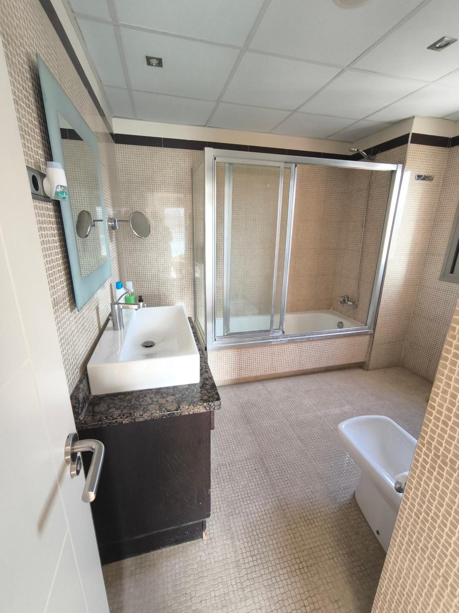Apartment Family Spacious Apartment, Terrace, Kitchen, View, Free Parking And Wifi *