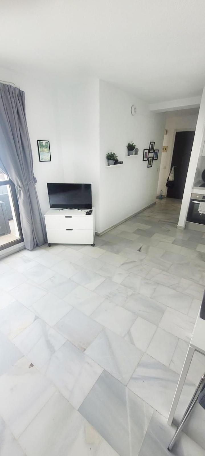 Delightful 2 Bed, Pueblo Evita Apartamento Benalmádena