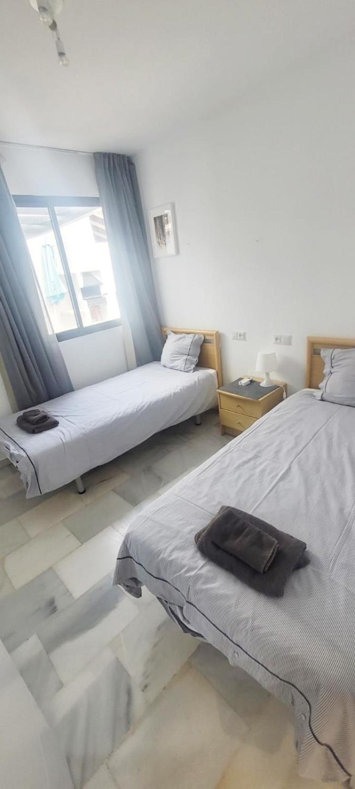Delightful 2 Bed, Pueblo Evita Apartamento Benalmádena