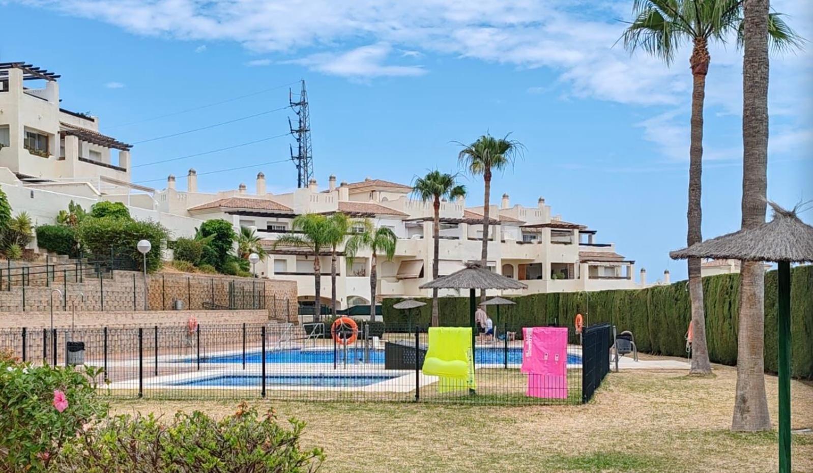 Bilbil 2 Bedr- Pool, Tennis, Golf W Garage Apartment Benalmadena