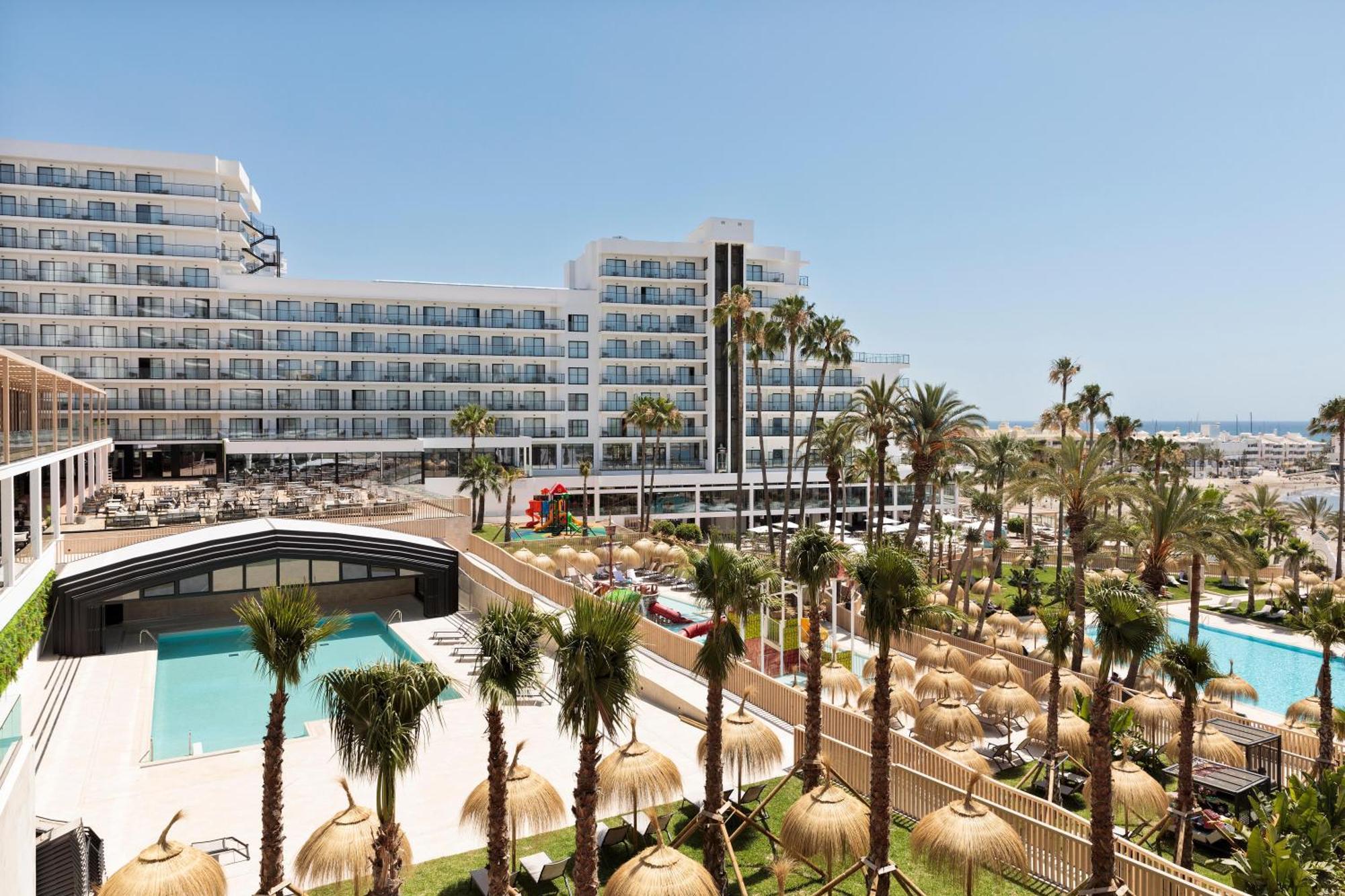 Triton Hotel 4*