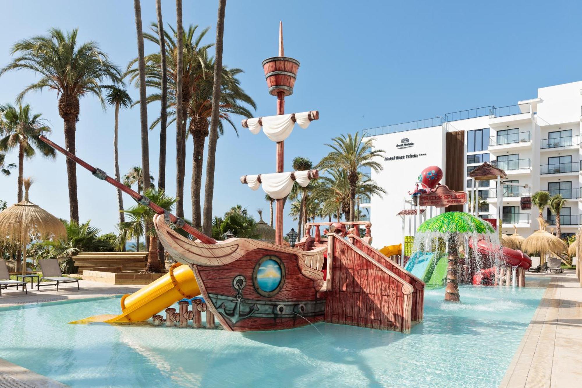 Triton Hotel 4*