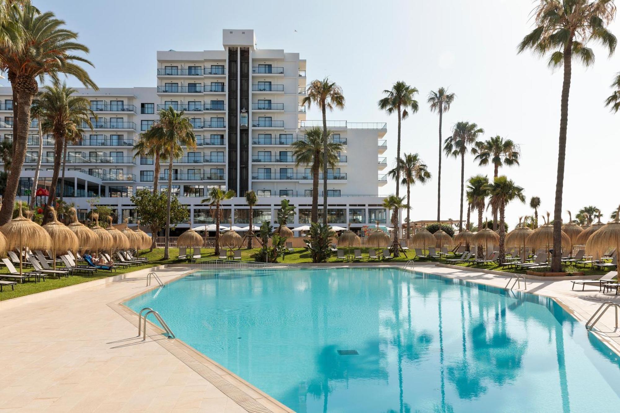 Triton Hotel 4*
