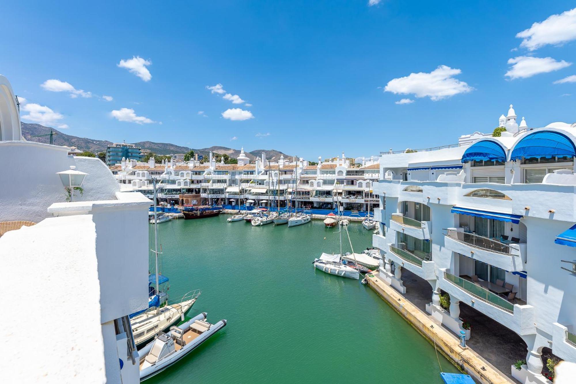 Atico Dentro De La Isla Puerto Marina -