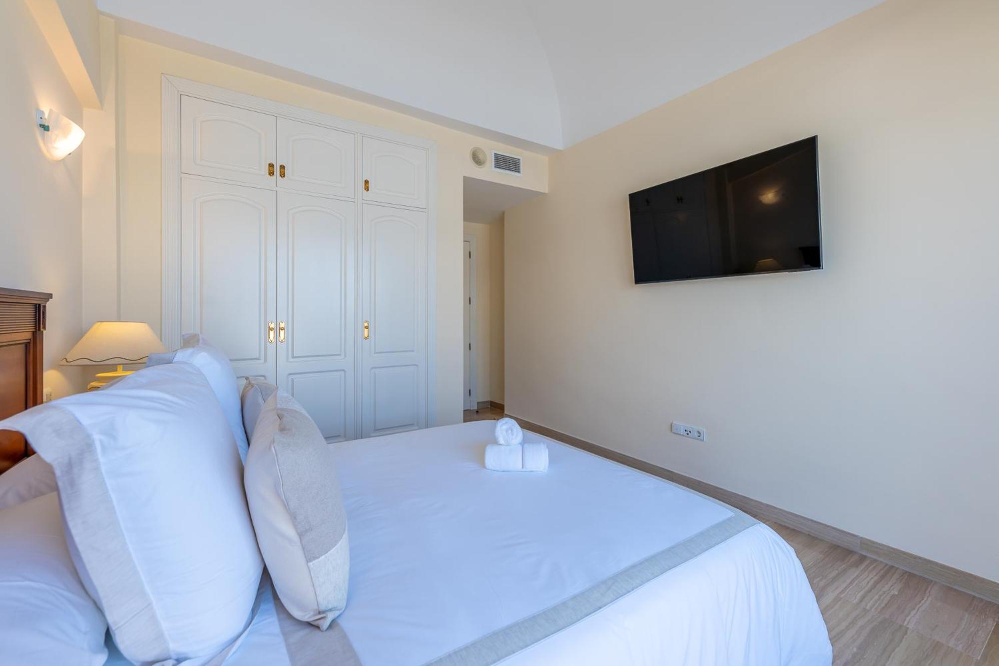 Apartment Atico Dentro De La Isla Puerto Marina - *