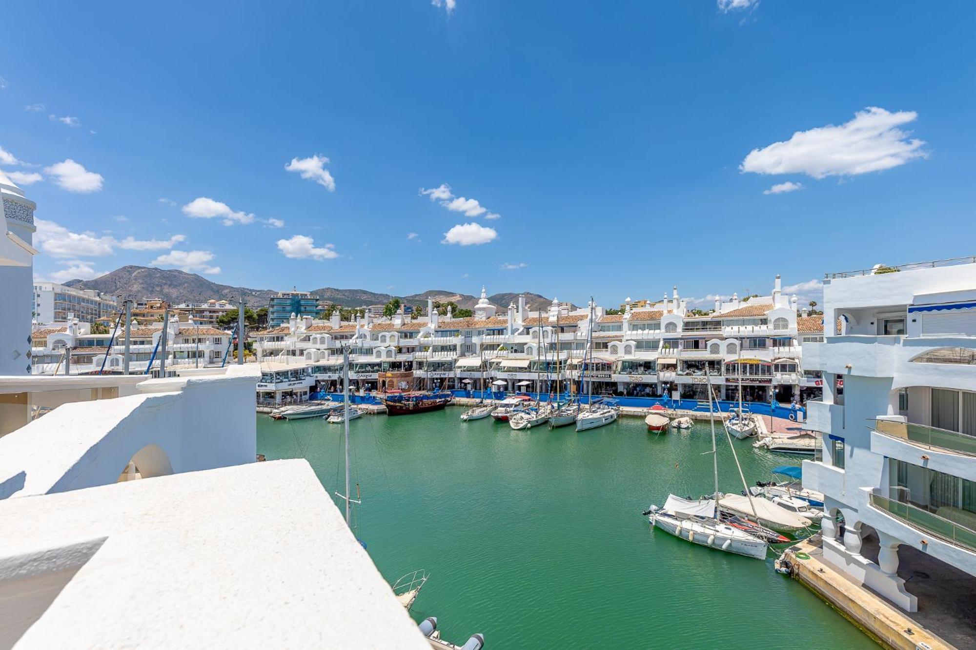 Atico Dentro De La Isla Puerto Marina -