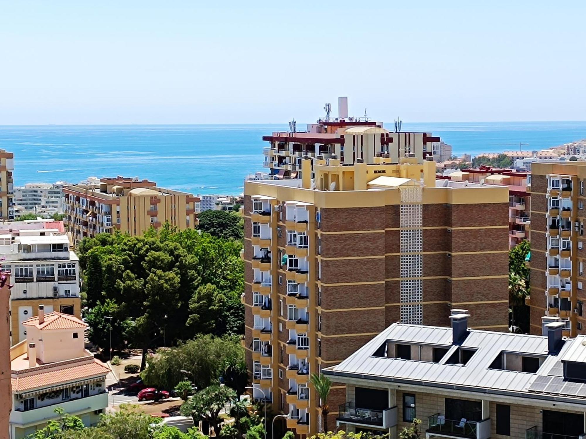 Apartamento Attico Acuario, 2 Bathrooms Floor With Sea And Mountain Views Benalmádena