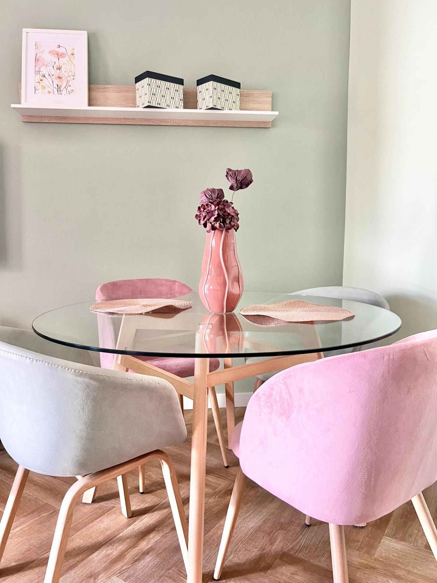 Bridgerton Style On The Beach Apartment