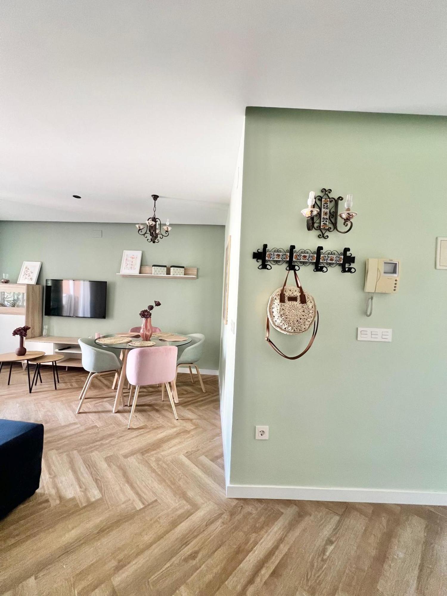 Apartment Bridgerton Style On The Beach Benalmadena