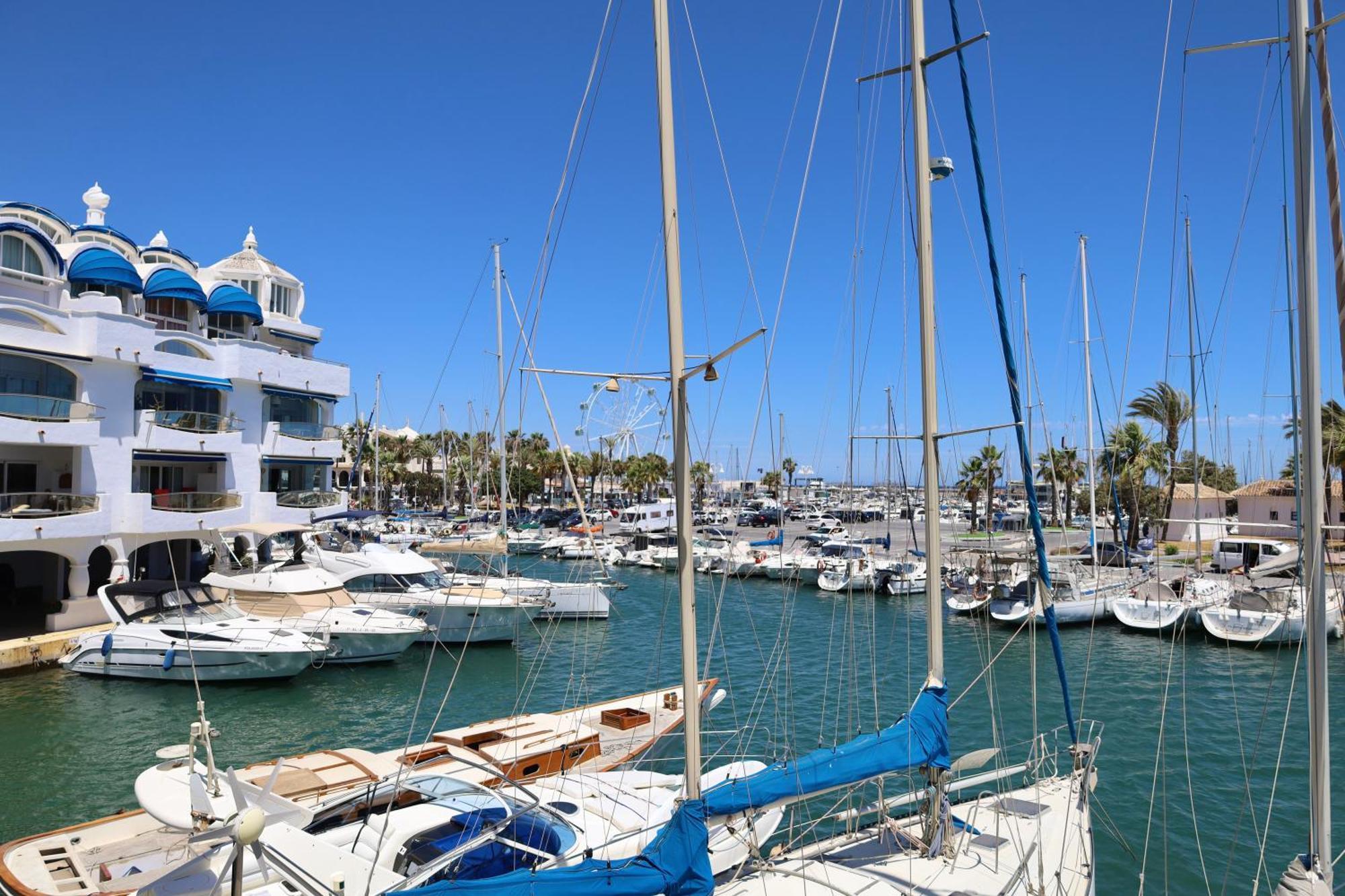 Simply Astonishing Location Benalmádena