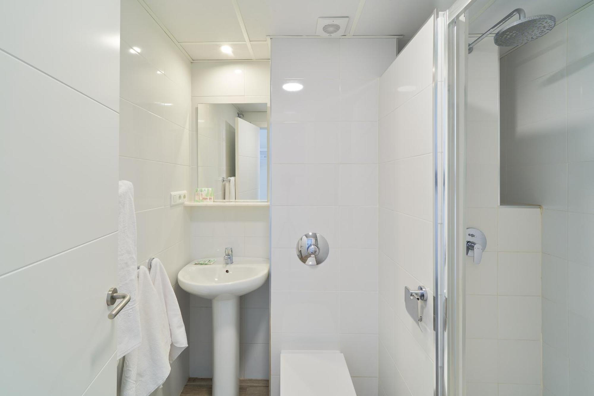 Sol Y Miel Guest house 2*