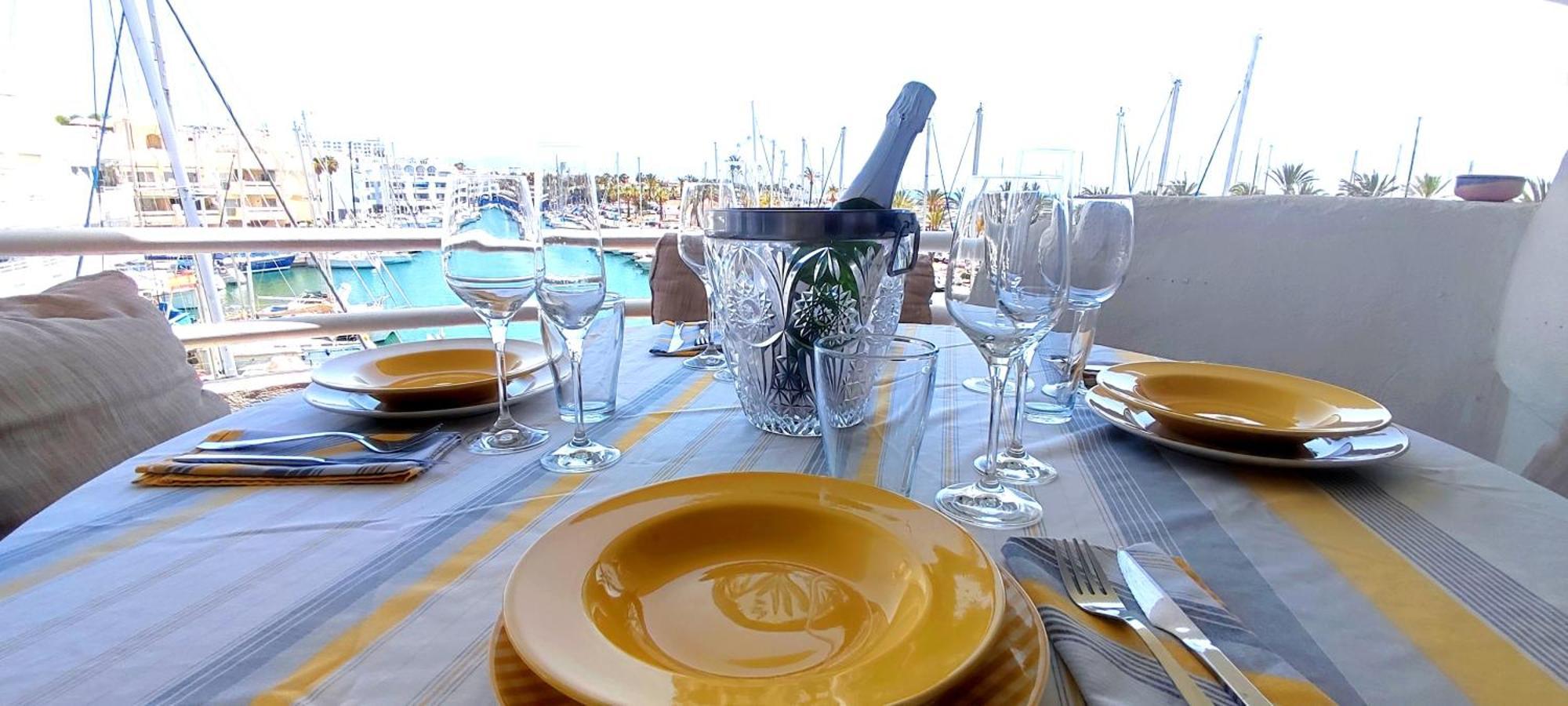 Holiday Puerto Marina - Costa Del Sol Real Estate *