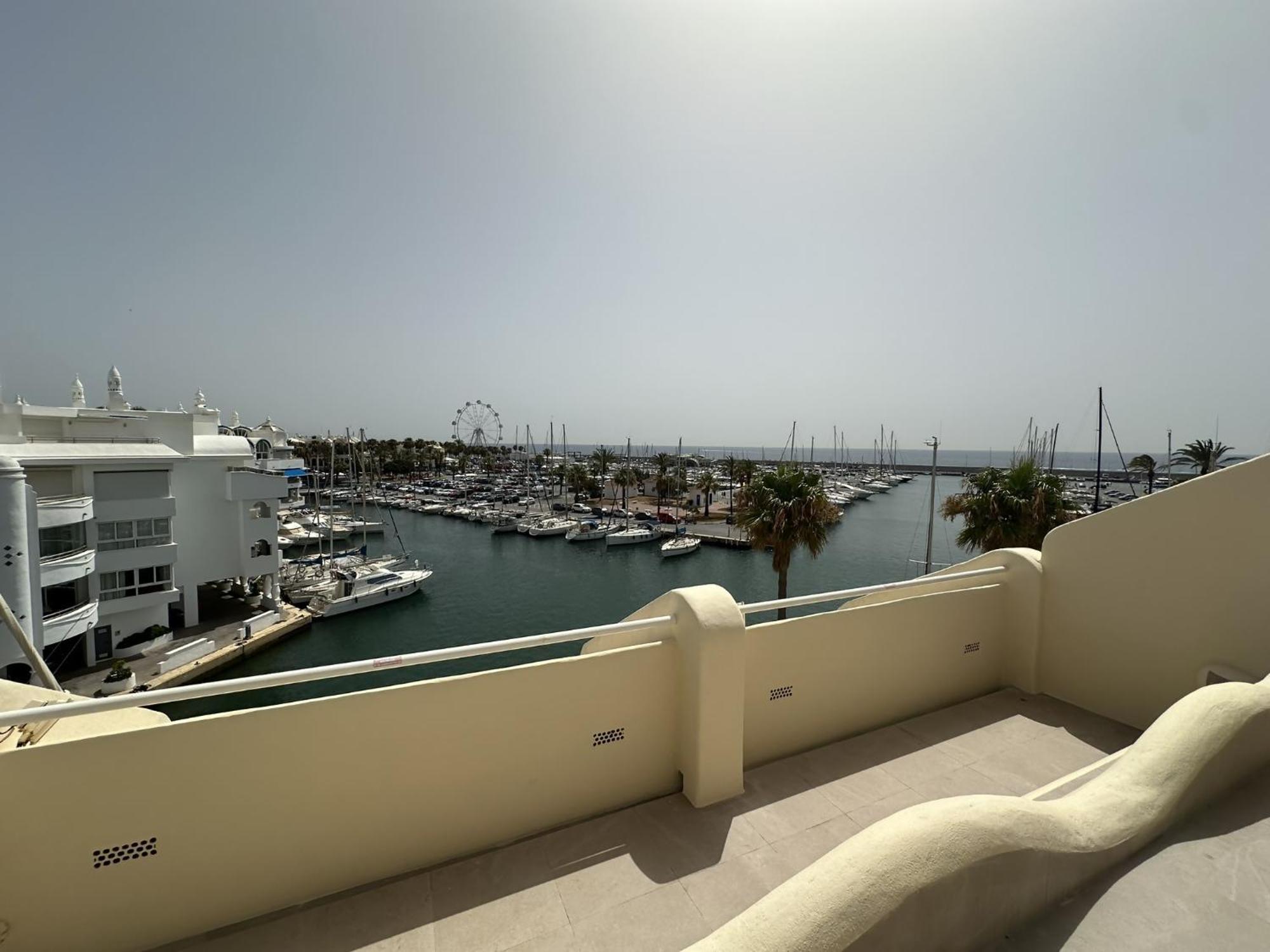 In Puerto Marina