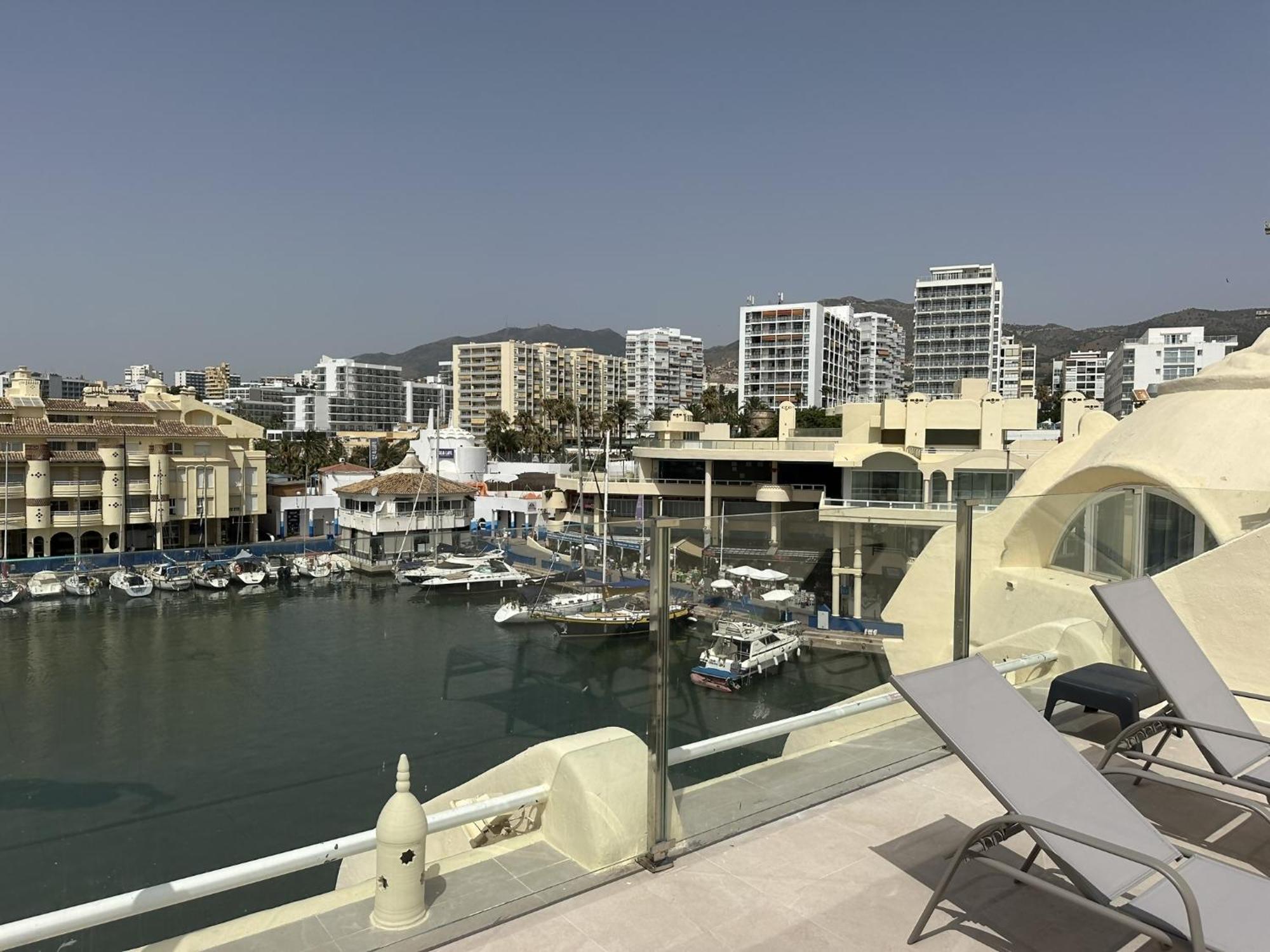 In Puerto Marina Appartement *