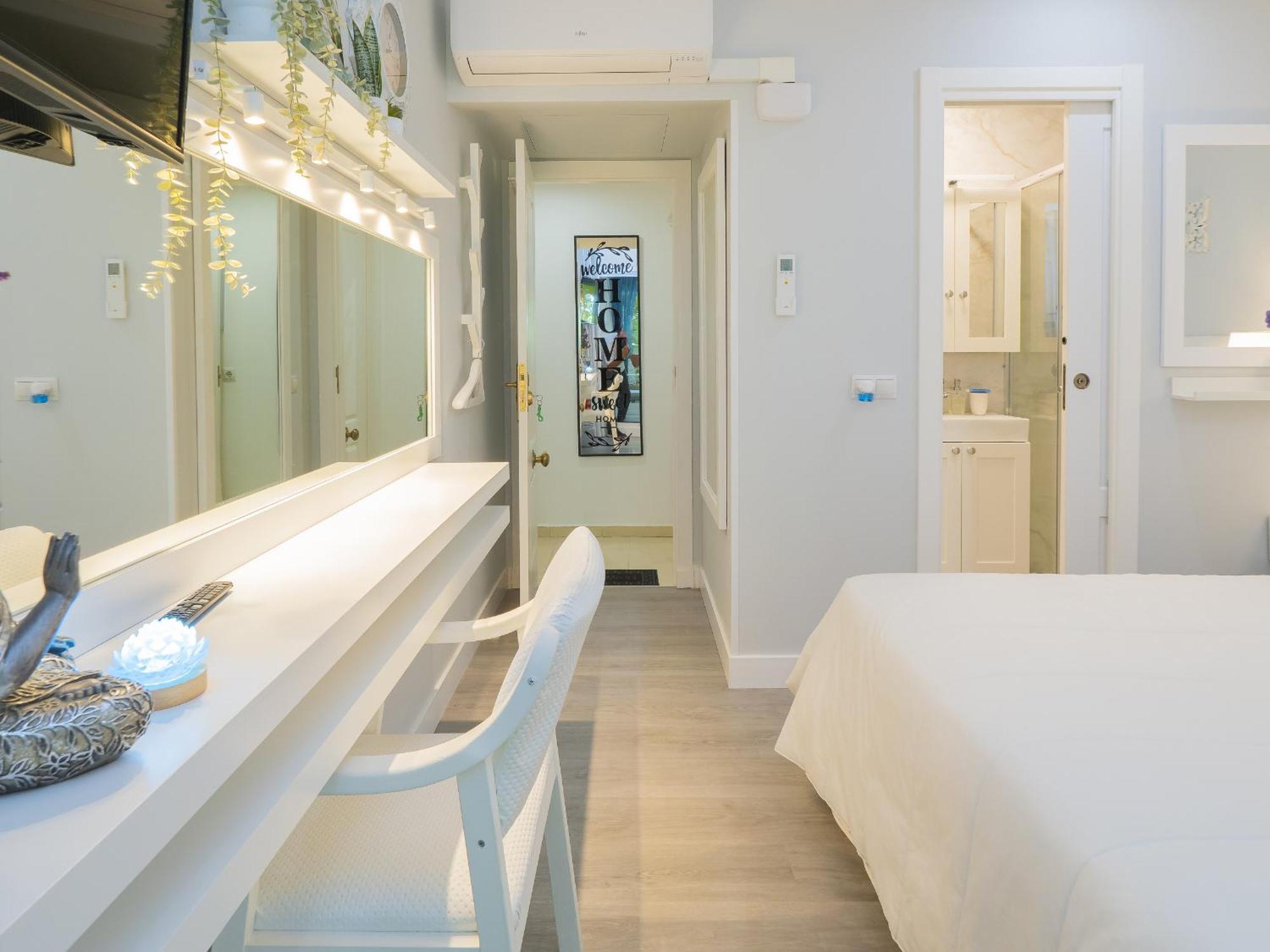 Cubo's Poseidon 3 & Pool Guest house *