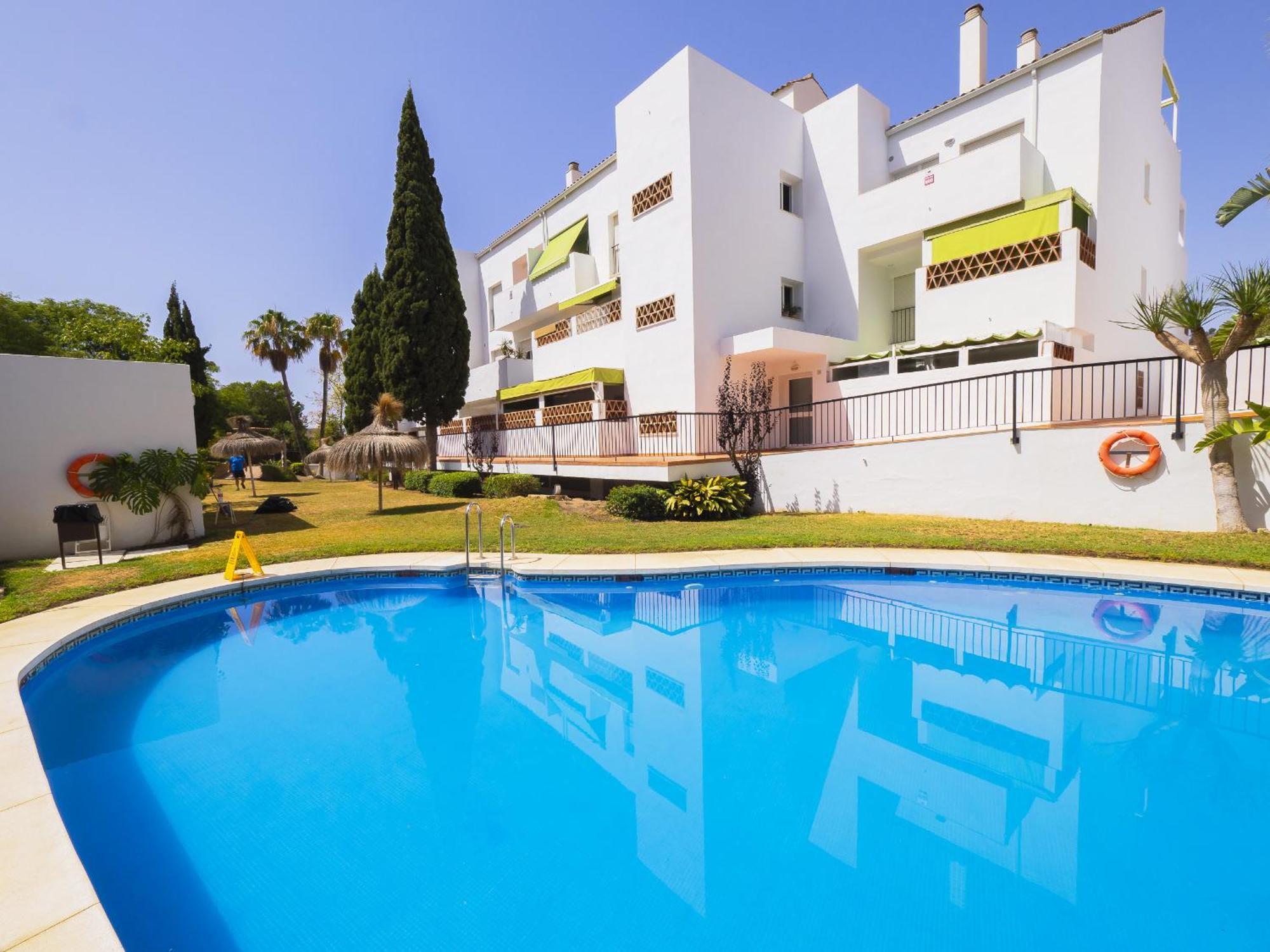 Cubo's Poseidon 3 & Pool Guest house *