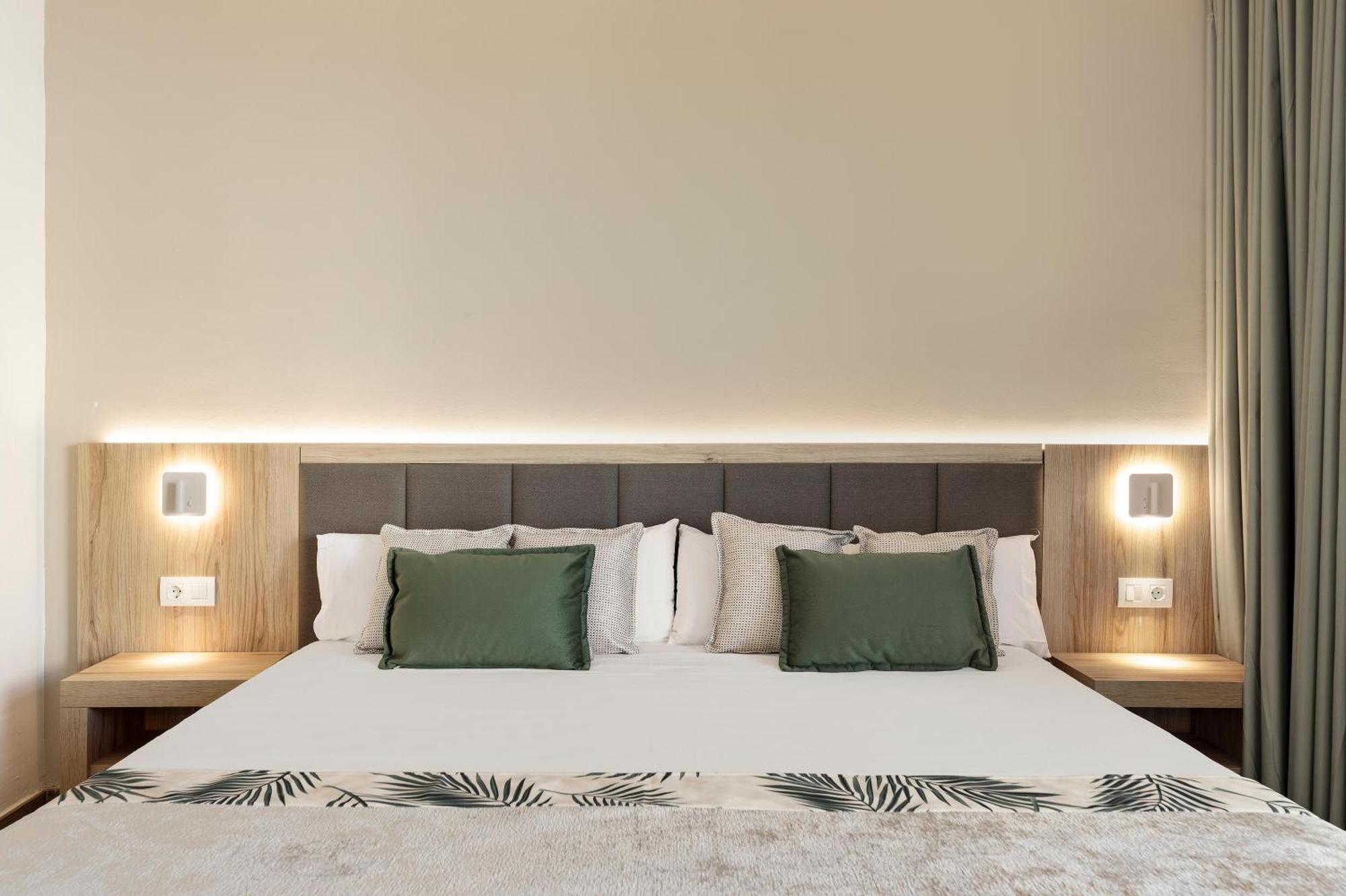 Triton Hotel 4*