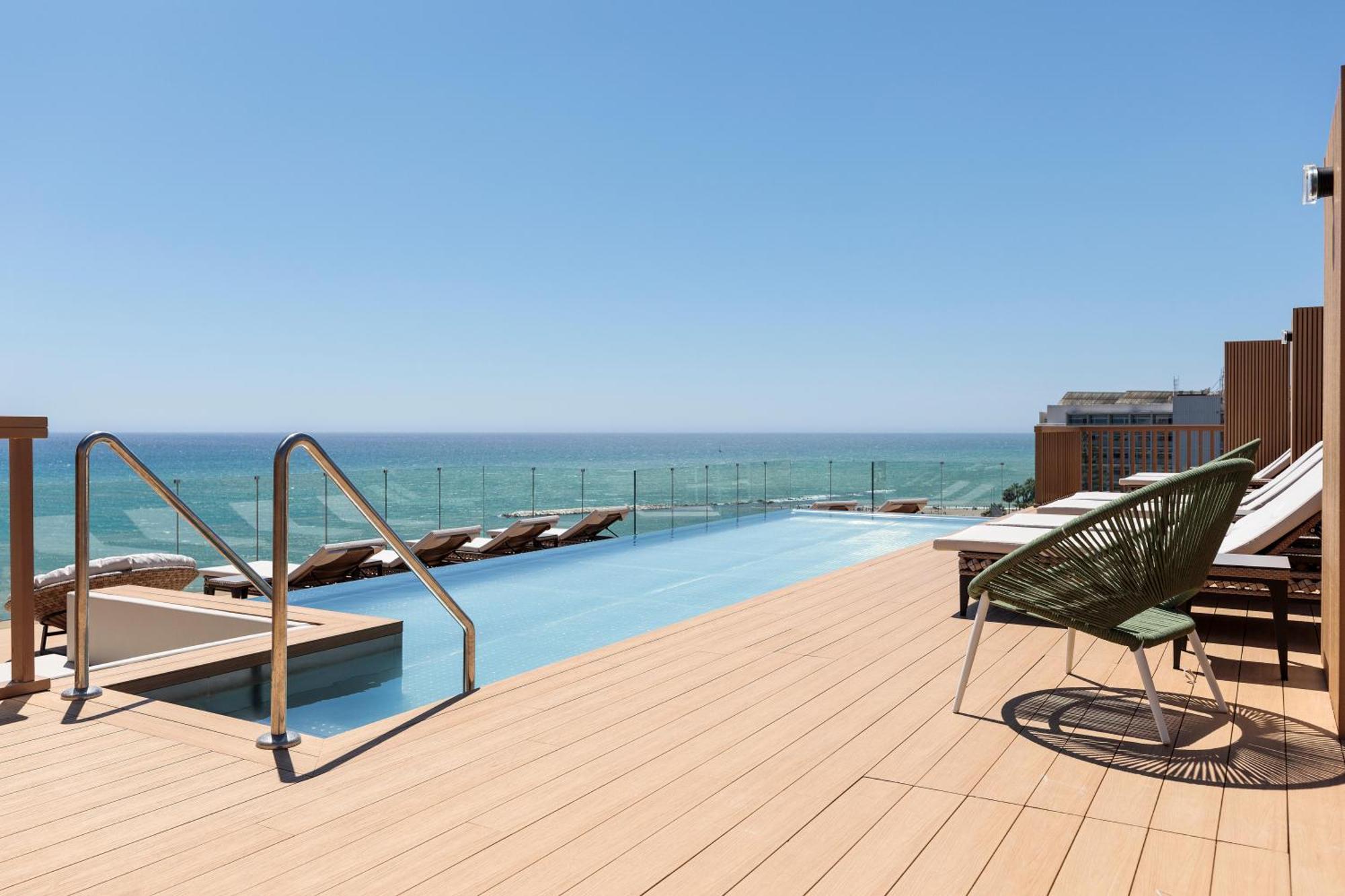 Triton Hotel 4*