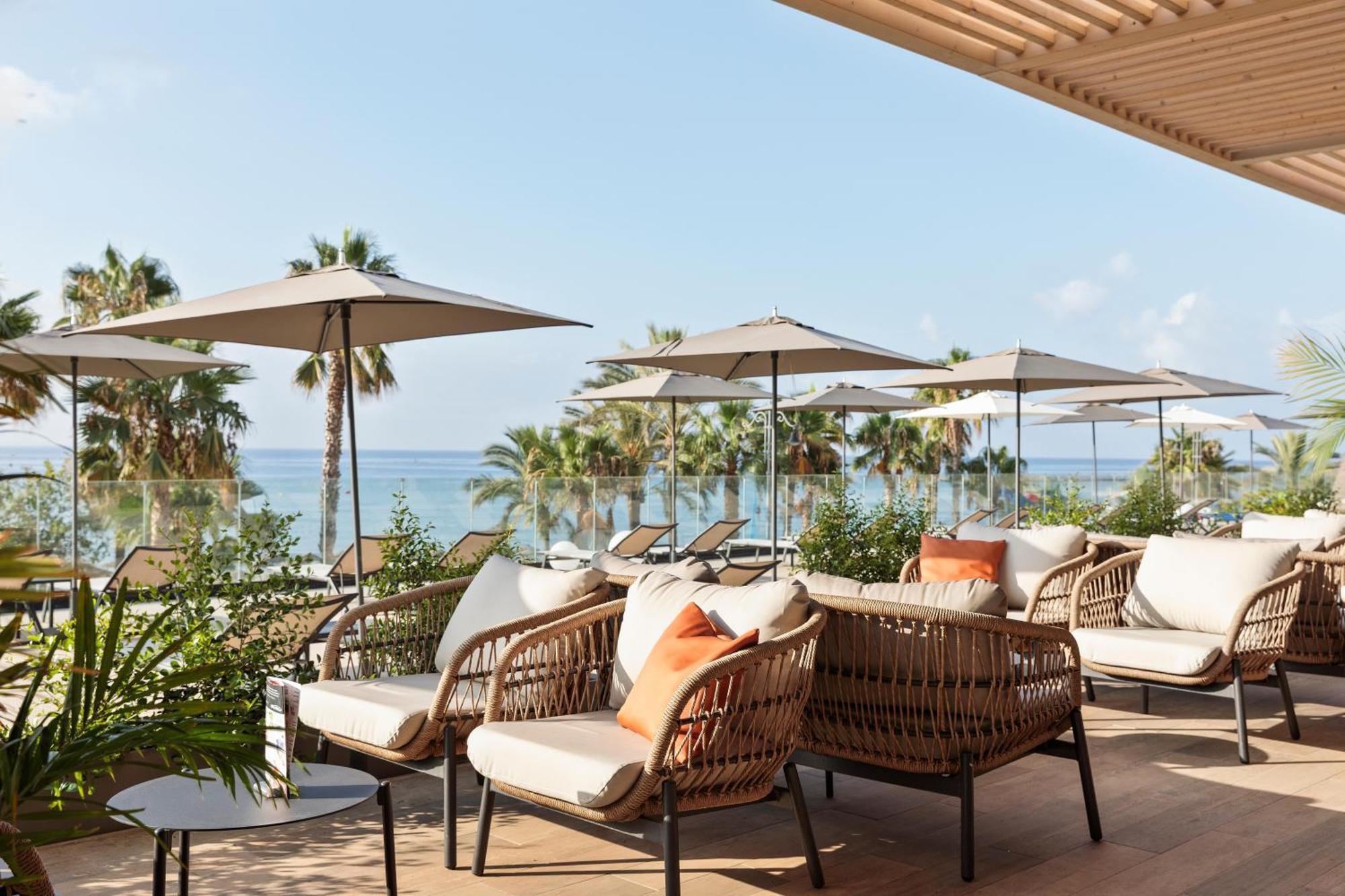 Triton Hotel 4*