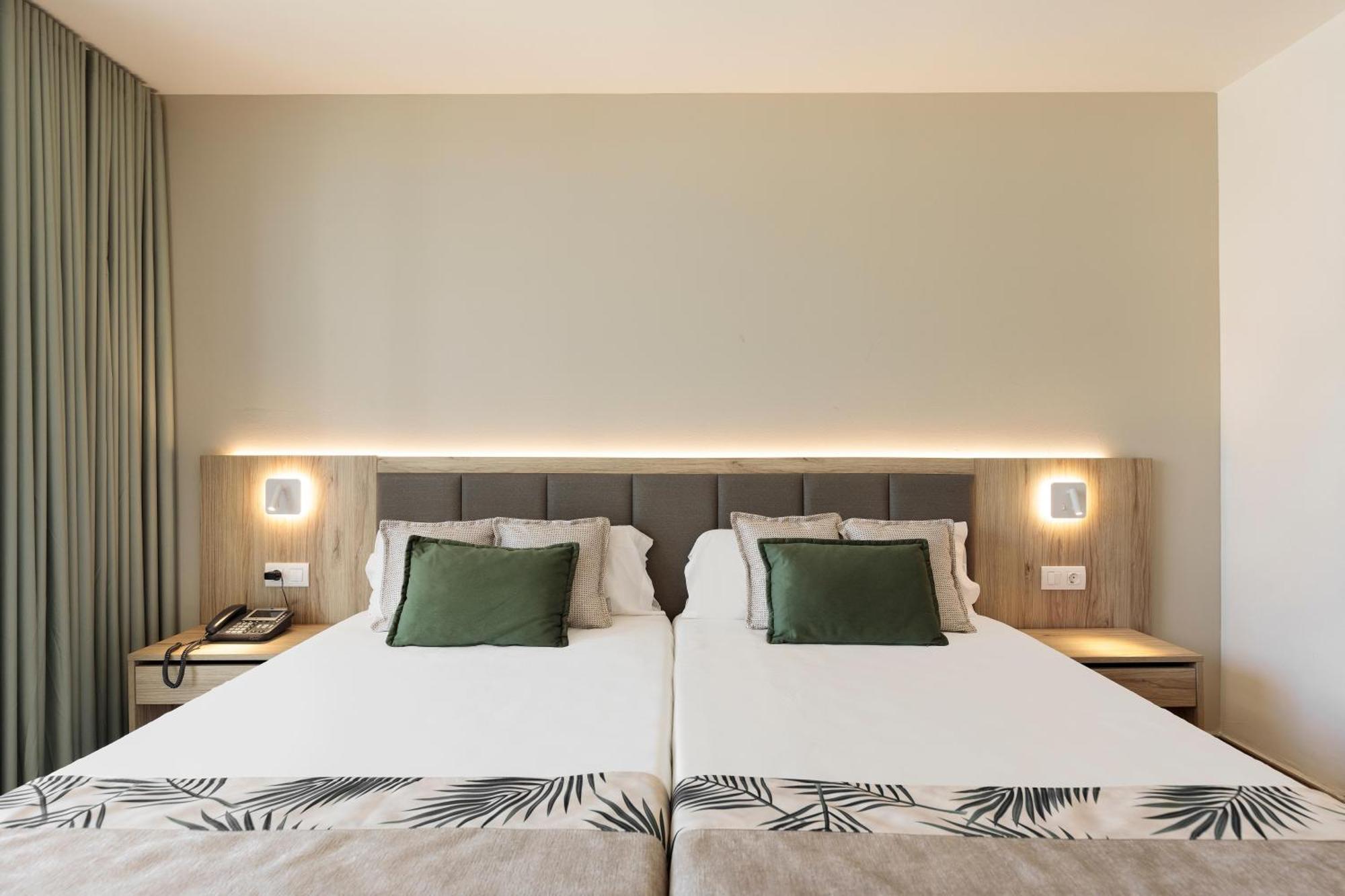 Hotel Triton