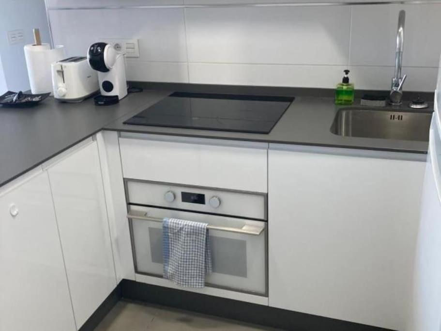 Modern 2 Bed With Sea Views, Bonanza Apartment *