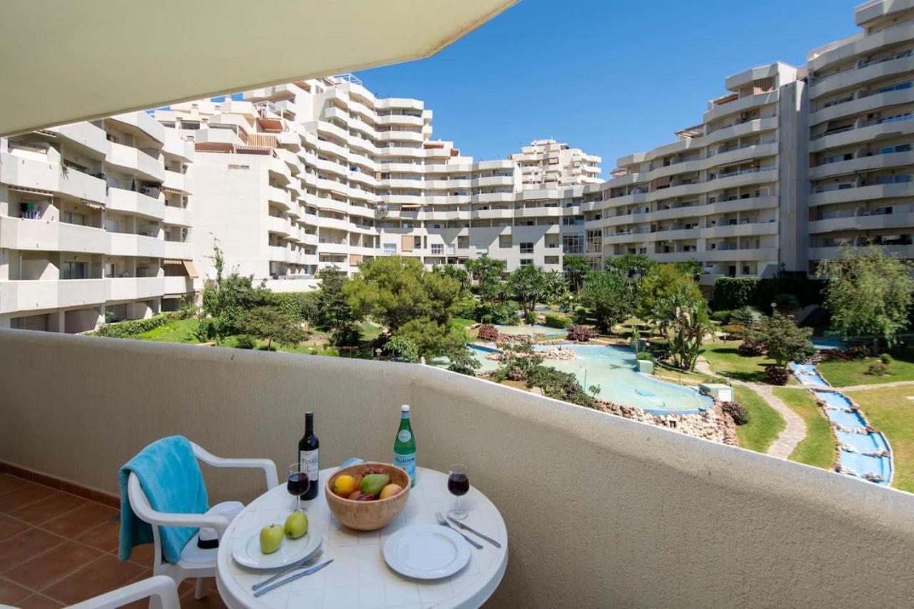 Apartment Seafront Benalbeach *