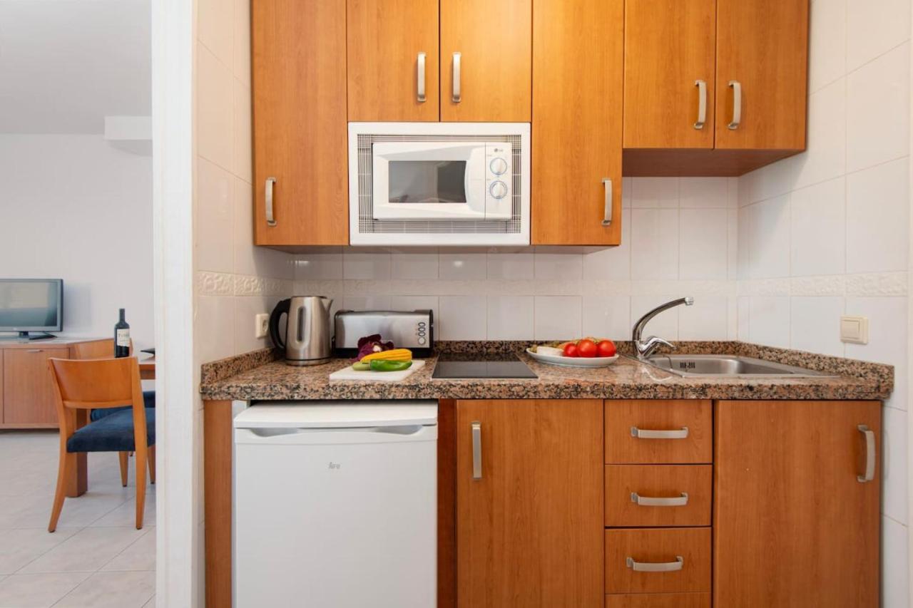 Apartment Seafront Benalbeach *