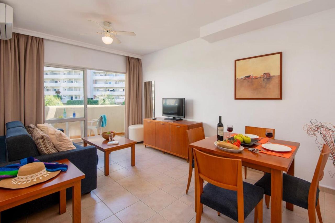 Apartment Seafront Benalbeach *