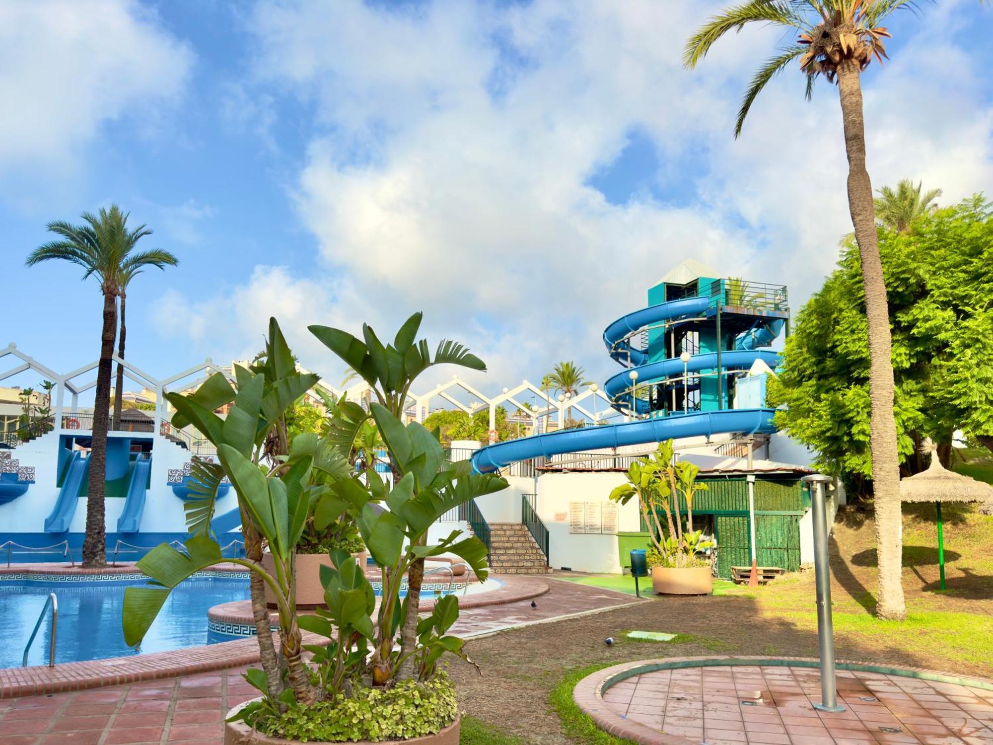 Vistas Al Mar Y Piscina Apartment
