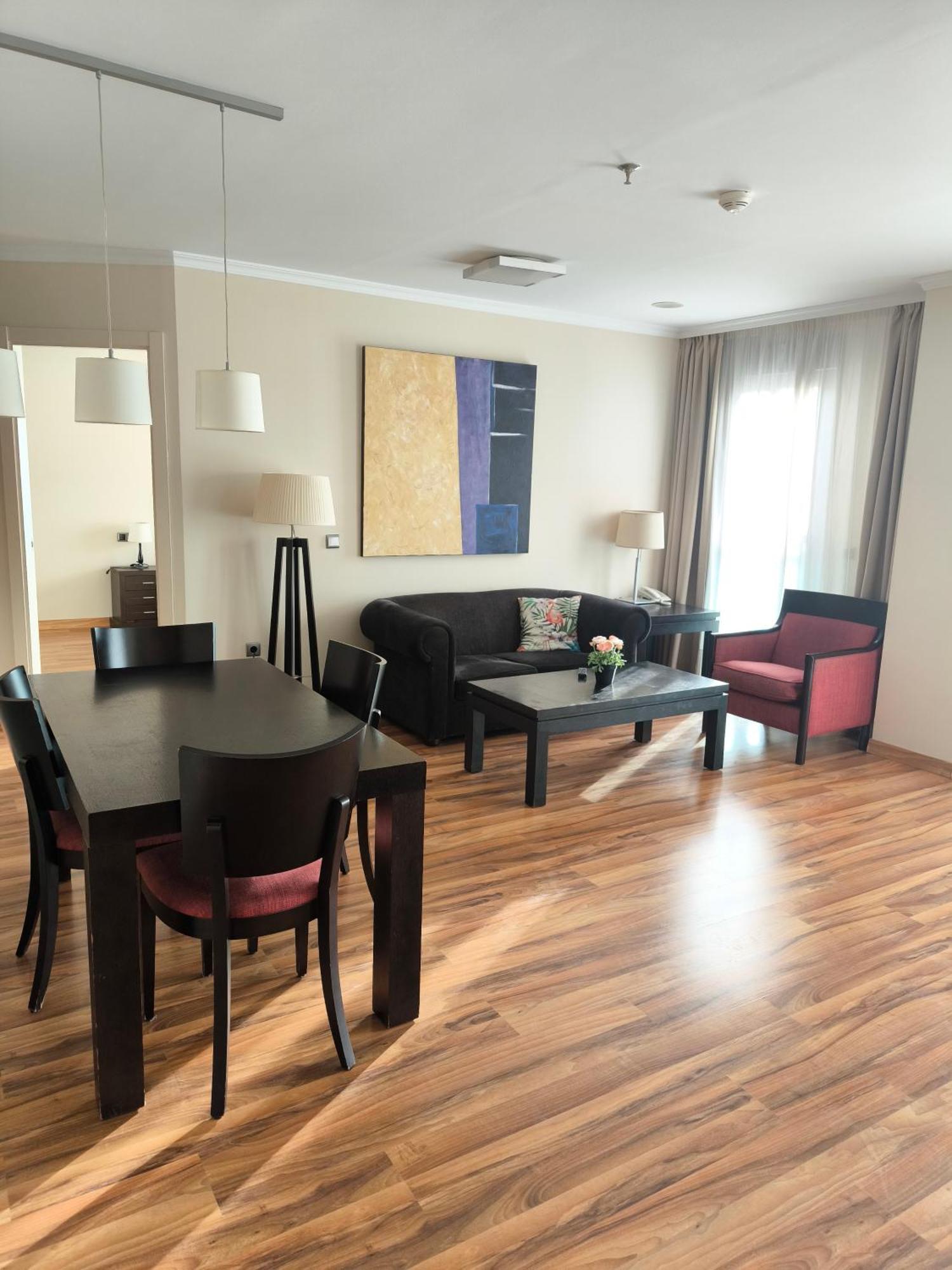 Family Spacious Apartment, Terrace, Kitchen, View, Free Parking And Wifi *
