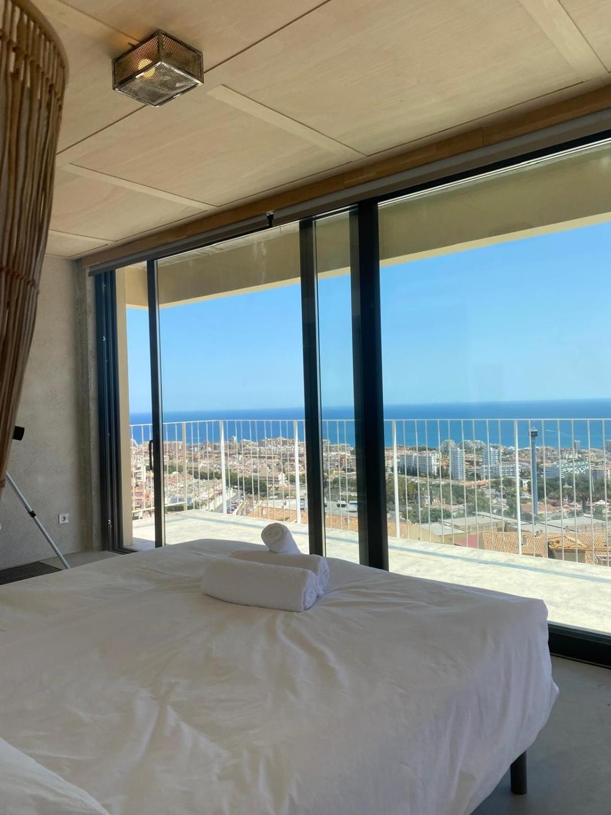 Spacious With Great Views! Villa Benalmádena