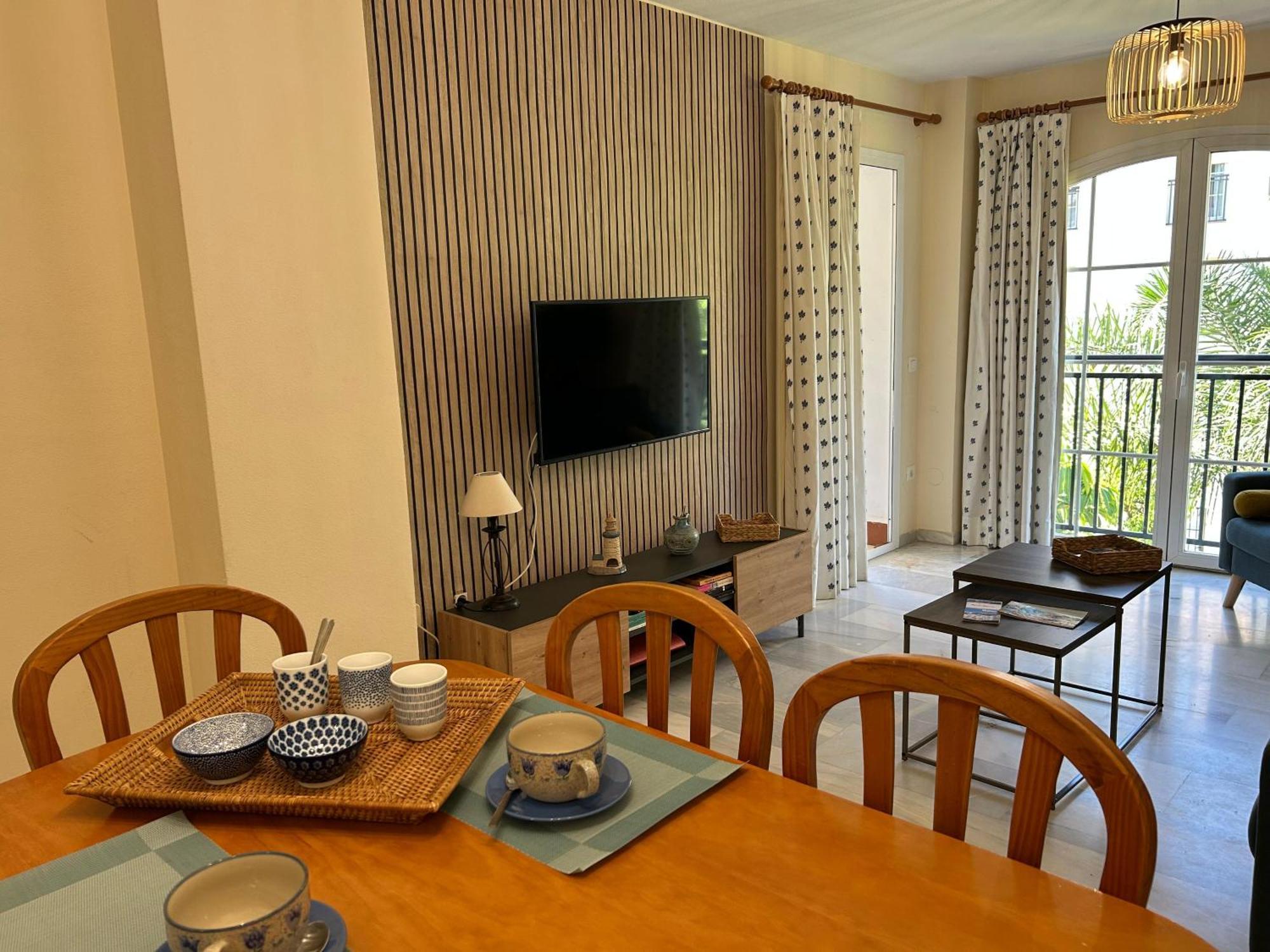 Holidays & Ii, 3 Habitaciones, Piscinas ,150 Metros Playa Benalmadena