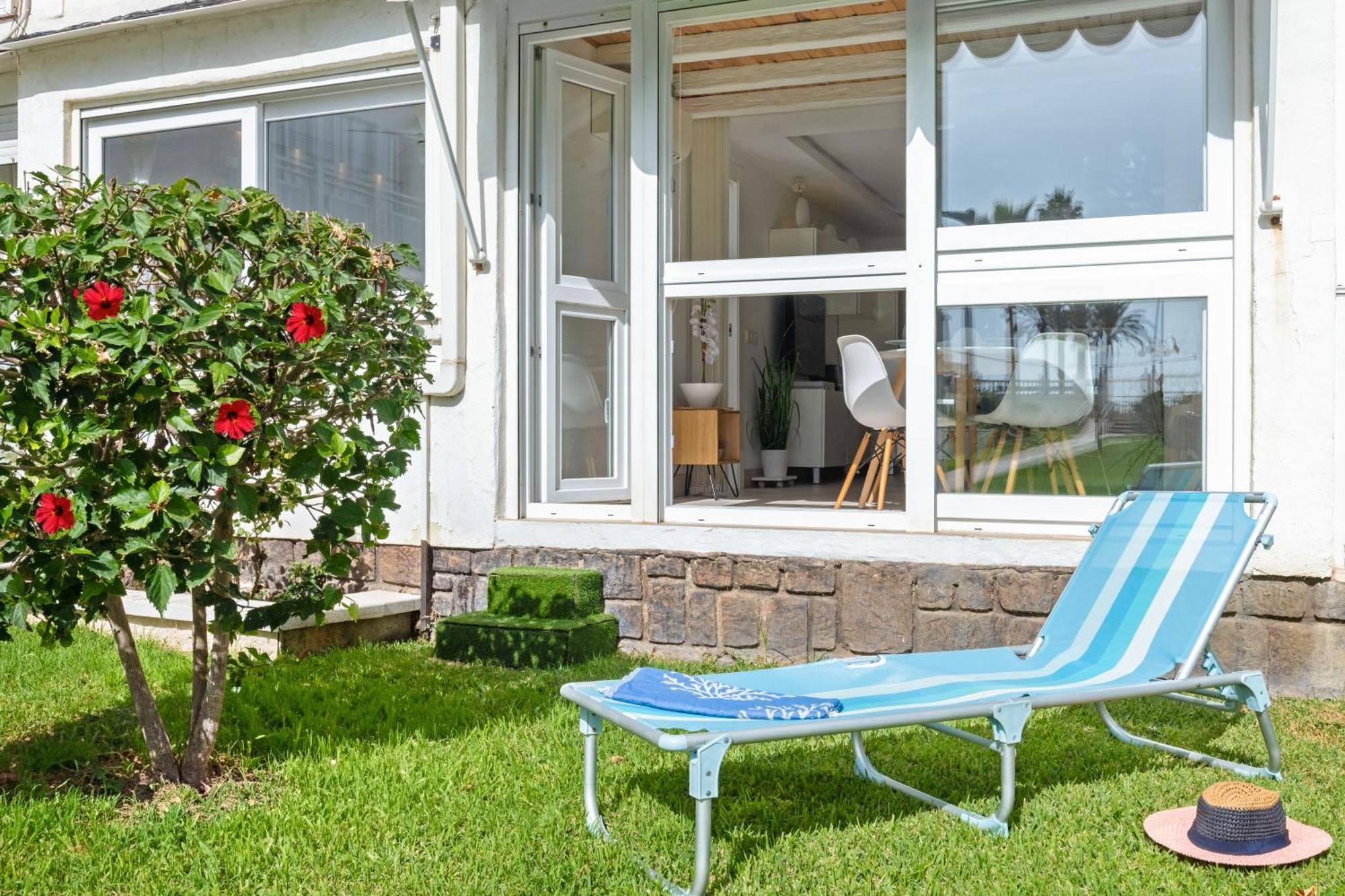 White Summer In Apartment *