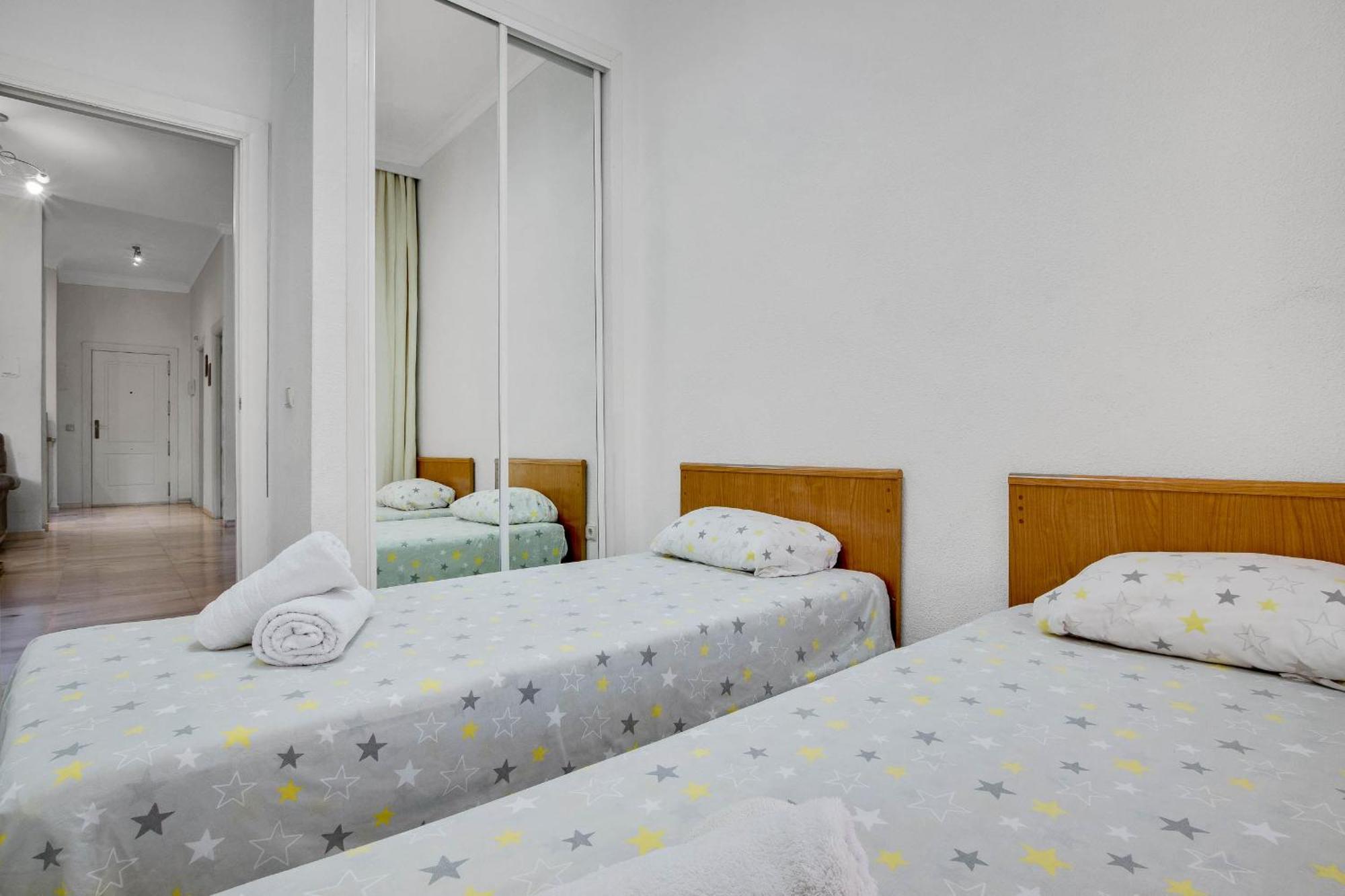6 Con Wifi, Ac, Piscina Y Parking Gratis *