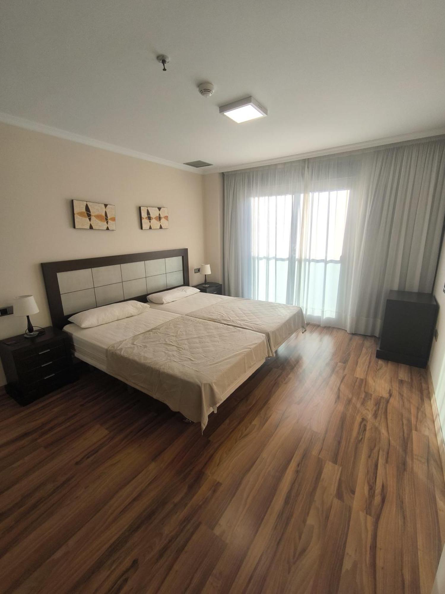 Family Spacious Apartment, Terrace, Kitchen, View, Free Parking And Wifi Apartment