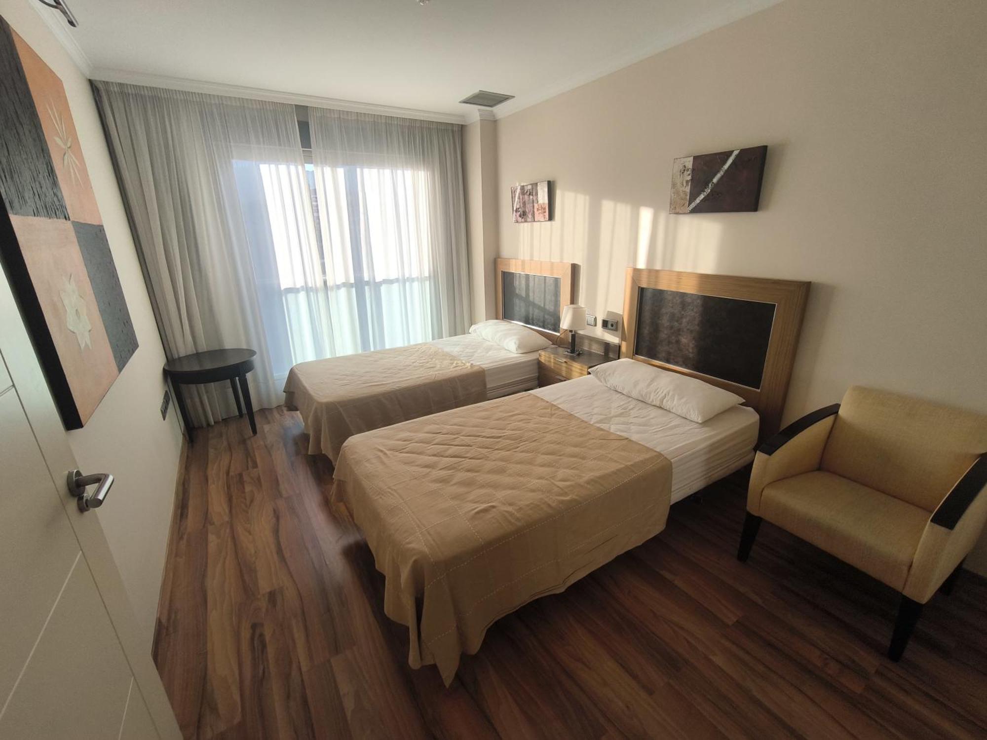 Apartment Family Spacious Apartment, Terrace, Kitchen, View, Free Parking And Wifi Benalmadena