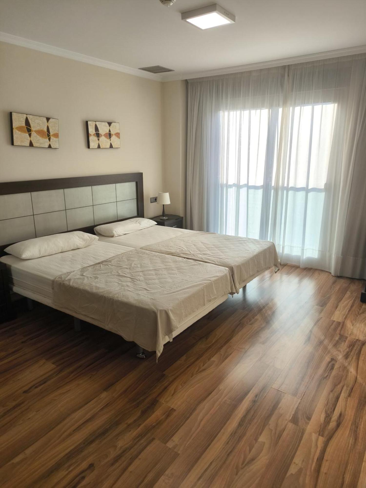 Apartment Family Spacious Apartment, Terrace, Kitchen, View, Free Parking And Wifi