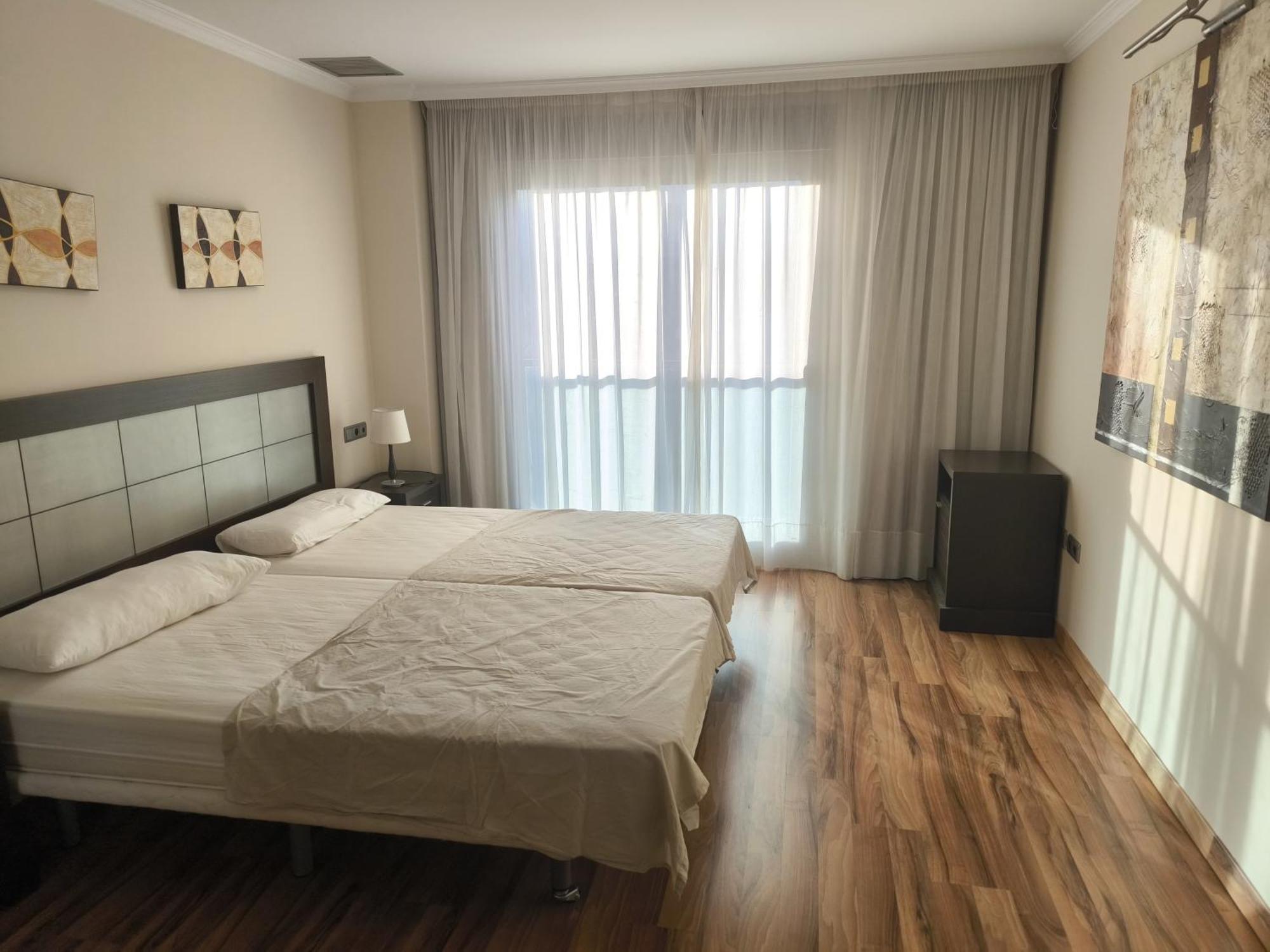 Apartment Family Spacious Apartment, Terrace, Kitchen, View, Free Parking And Wifi