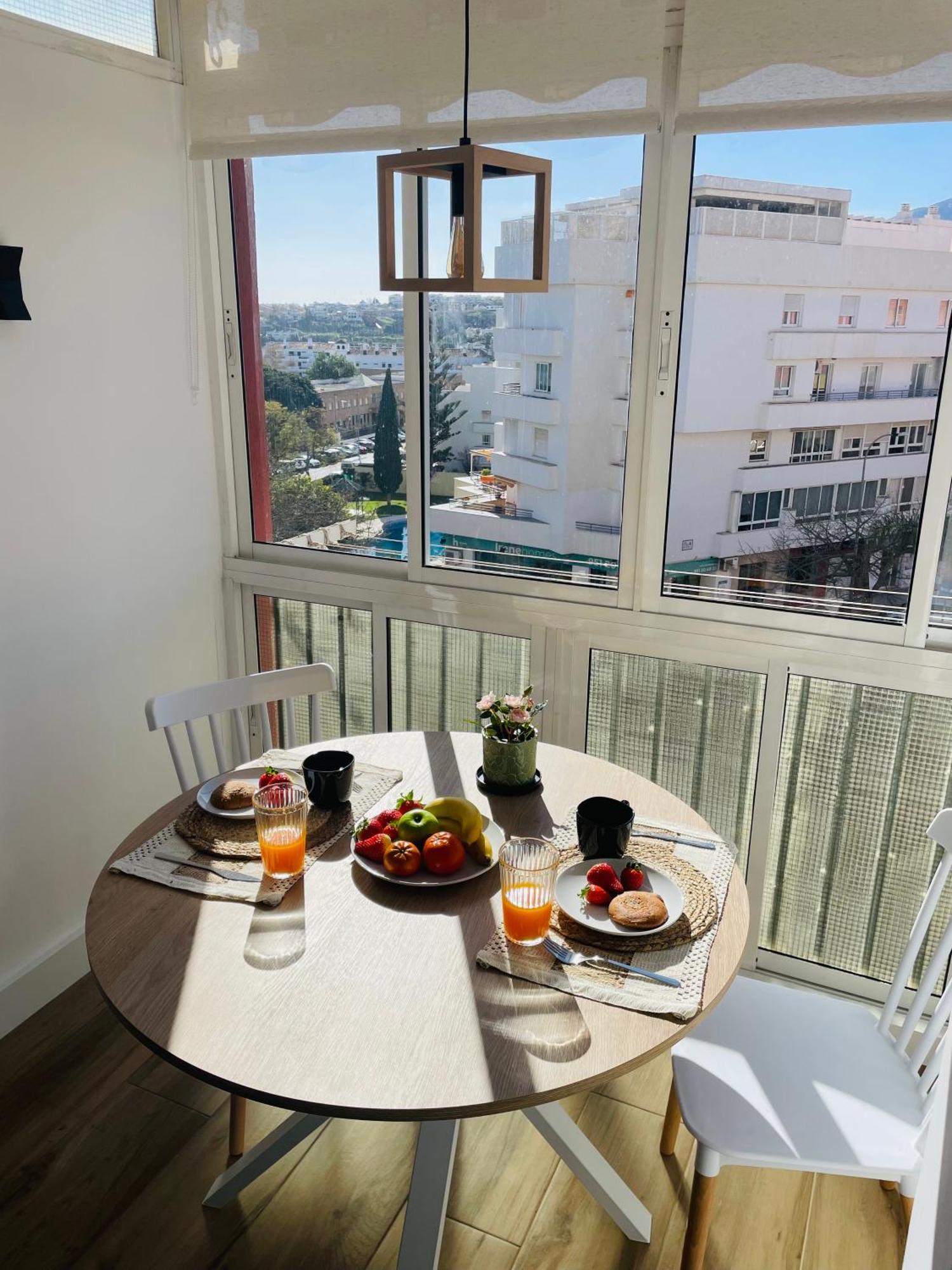 Beautiful Brand New Study 24-hour Reception Benalmádena