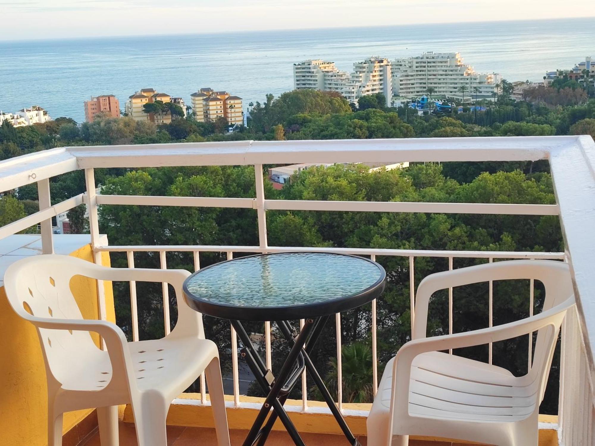 Hercules Paradise 531 Con Vistas Al Mar Mediterraneo En A Pasos Del Centro Y Su Vibrante Zona Comercial Disfruta De Experiencia Unica En La Costa Del Sol Malaga Andalucia Well-connected To The Airport *