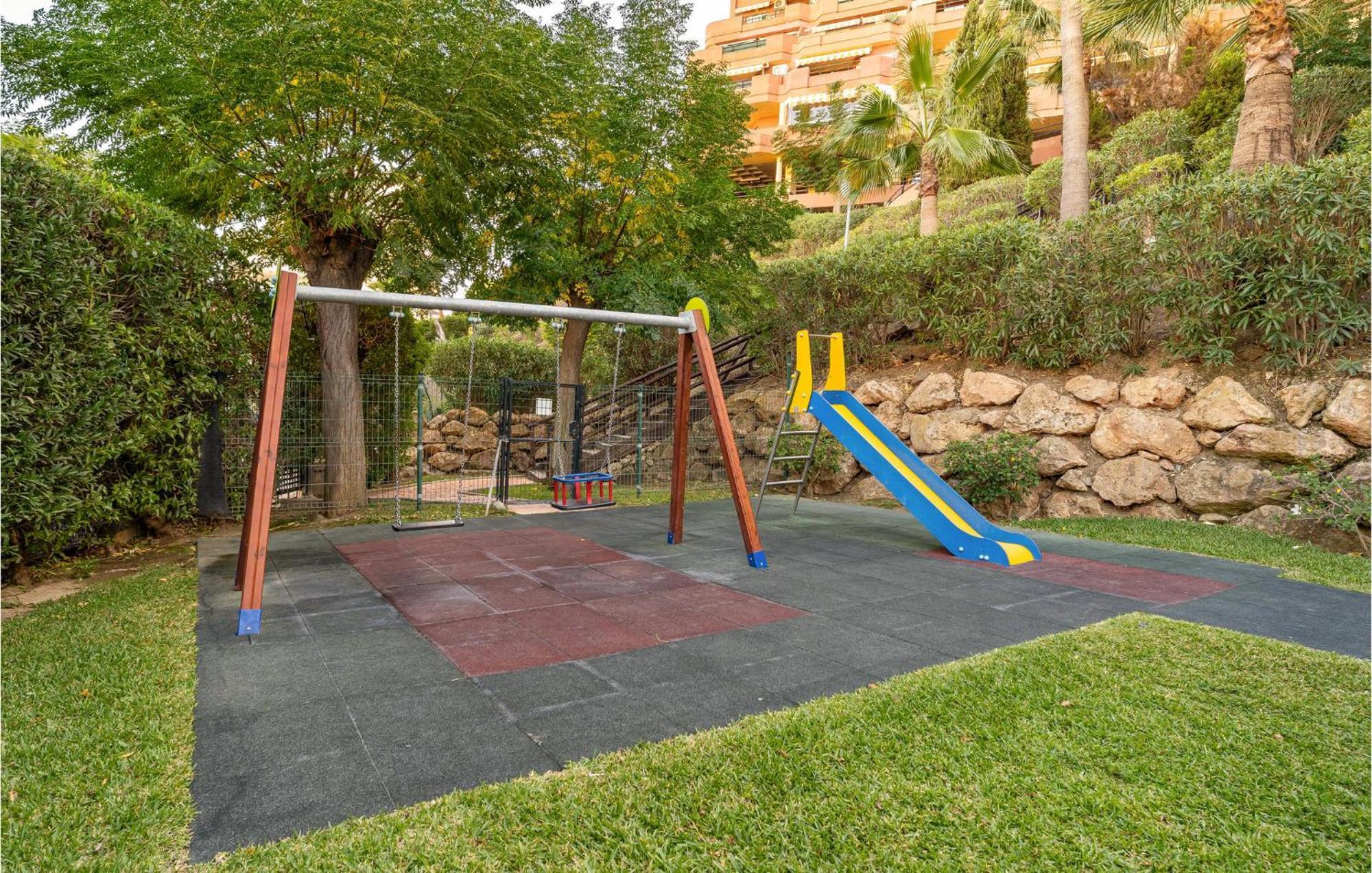 Cozy In With Kitchenette Apartment Benalmadena